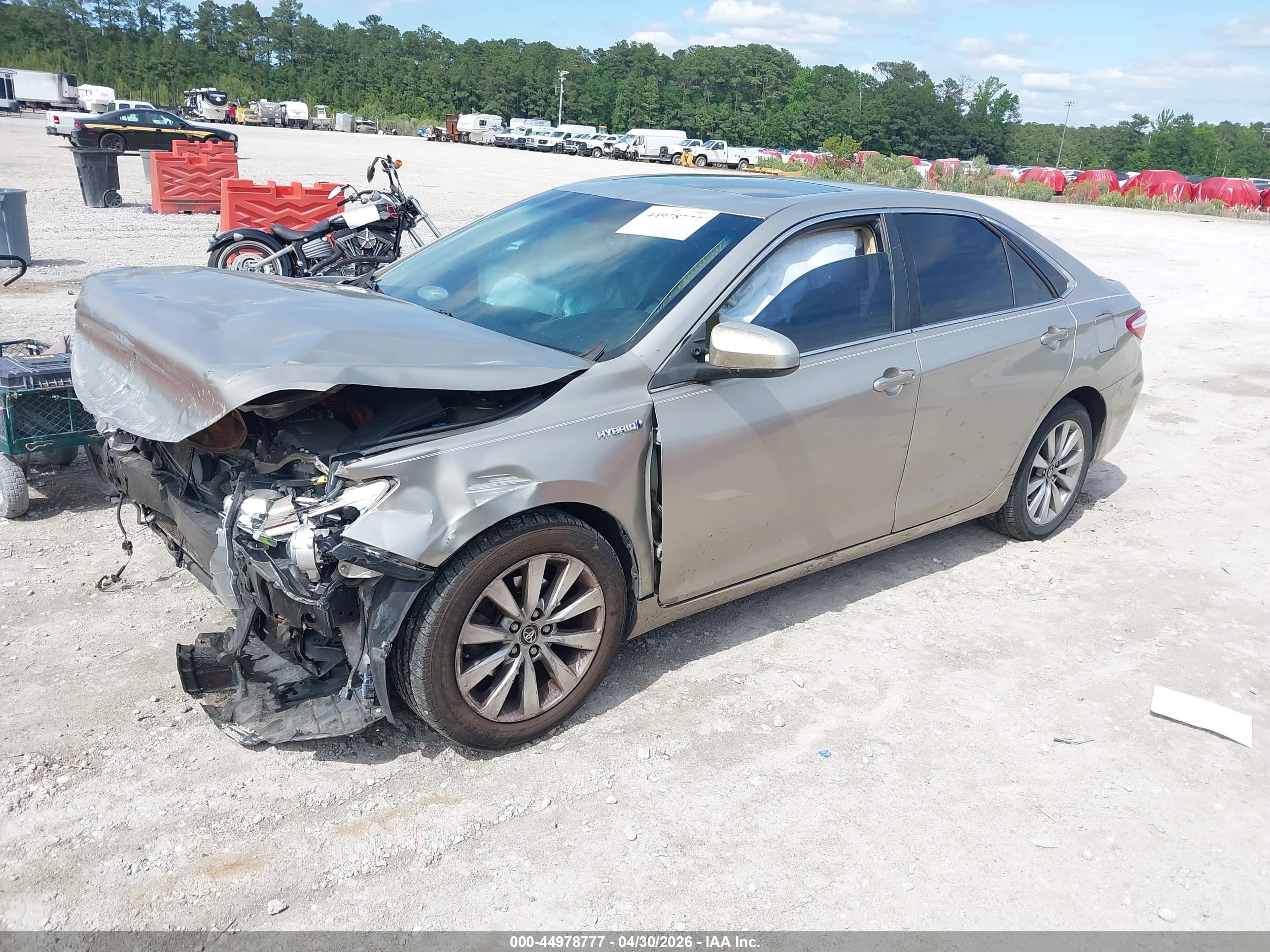 TOYOTA CAMRY image 2