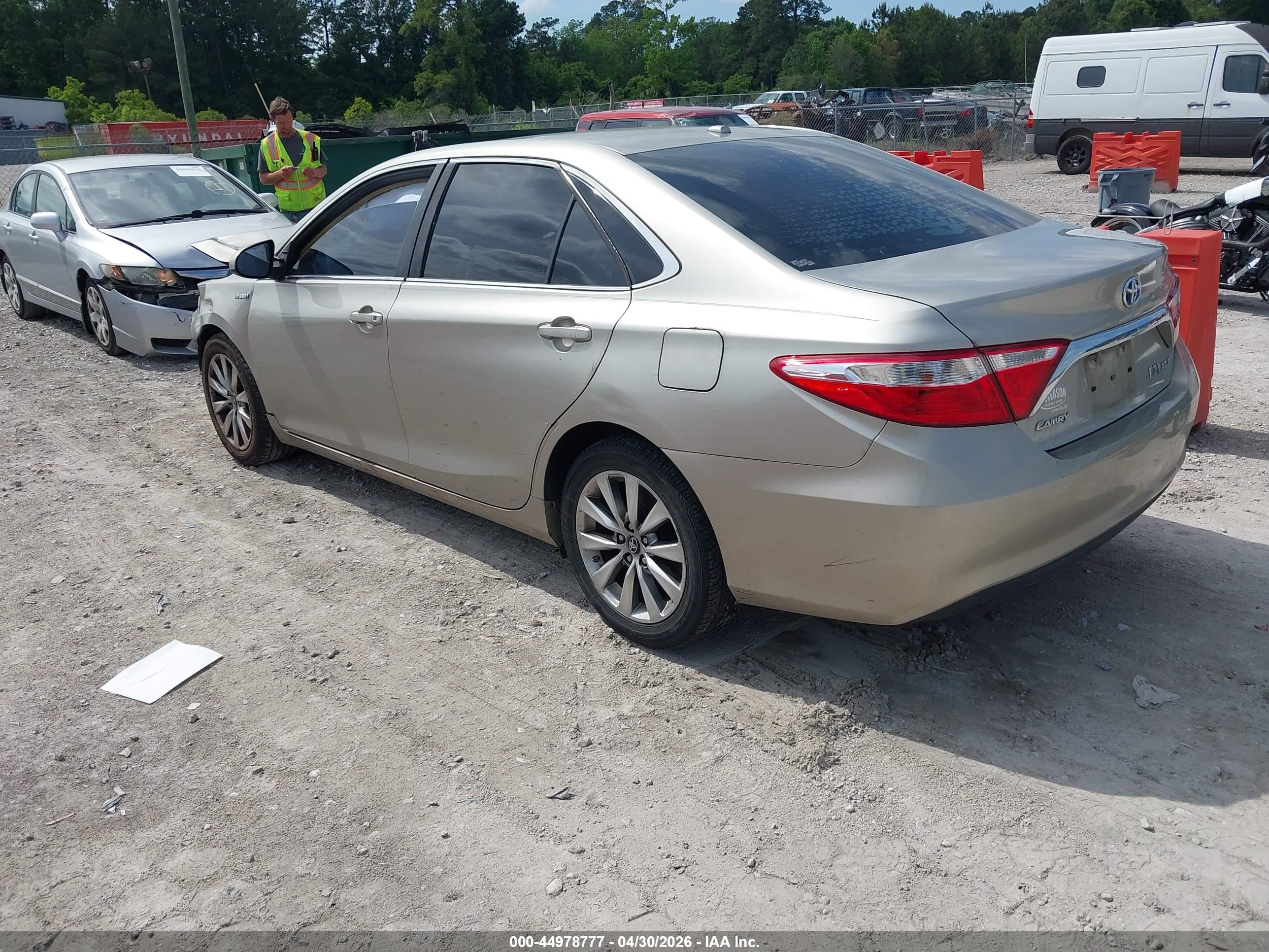 TOYOTA CAMRY image 3