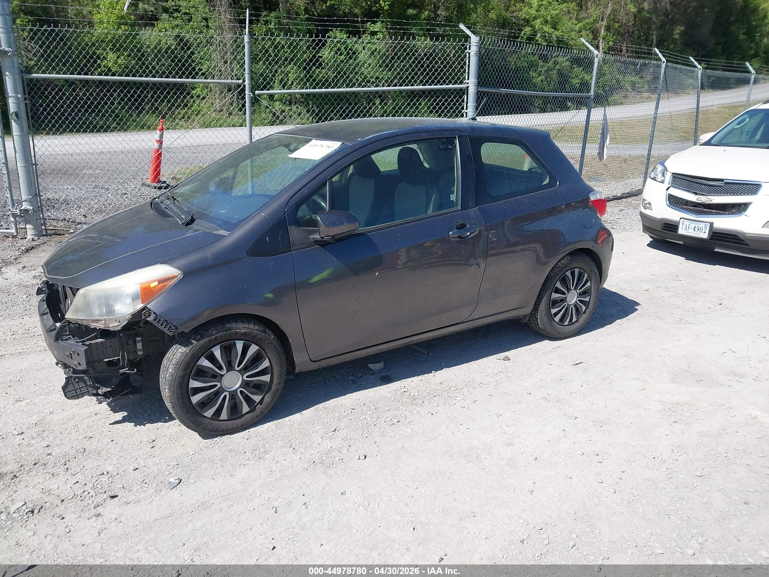 TOYOTA YARIS image 2