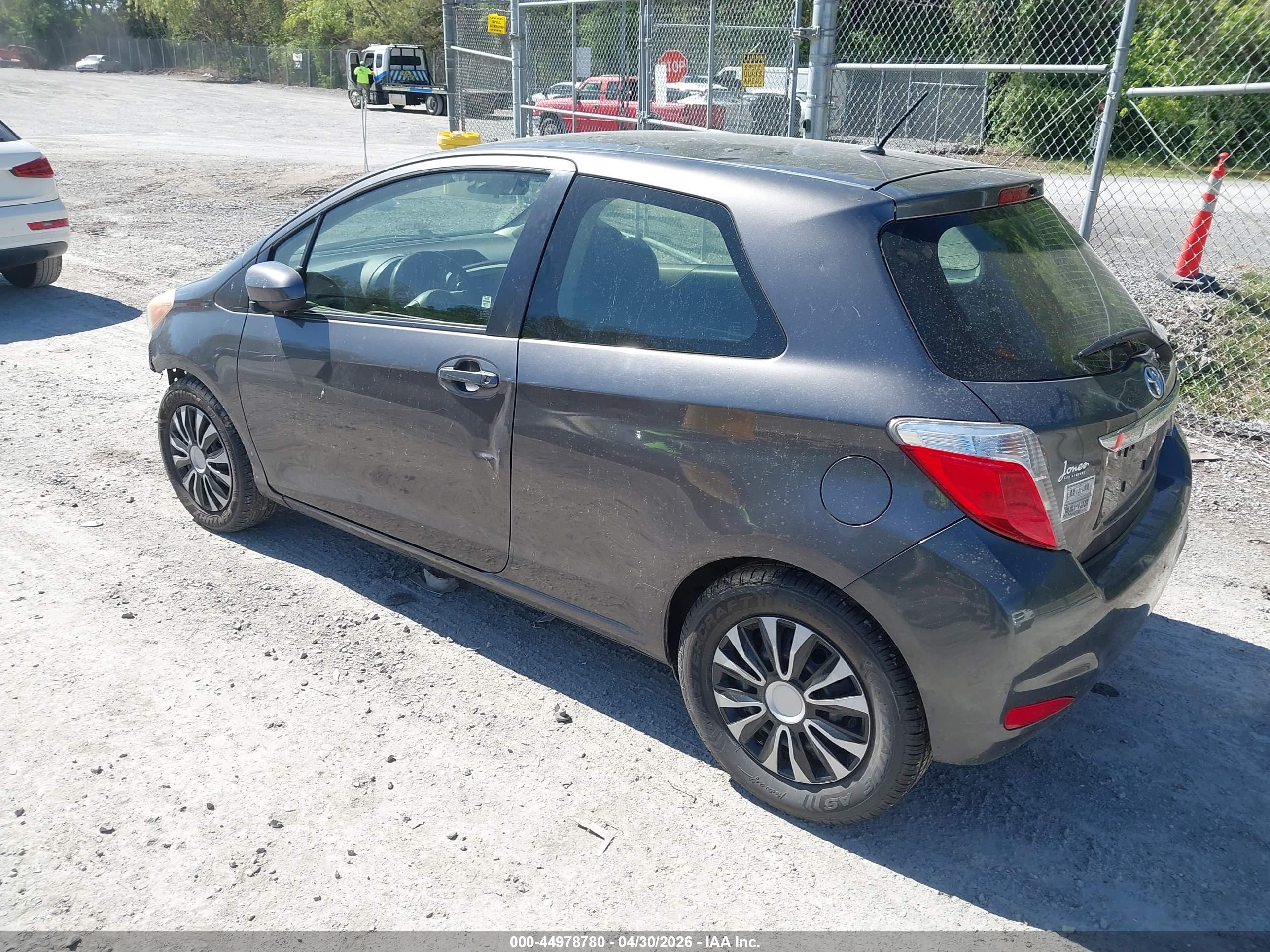 TOYOTA YARIS image 3