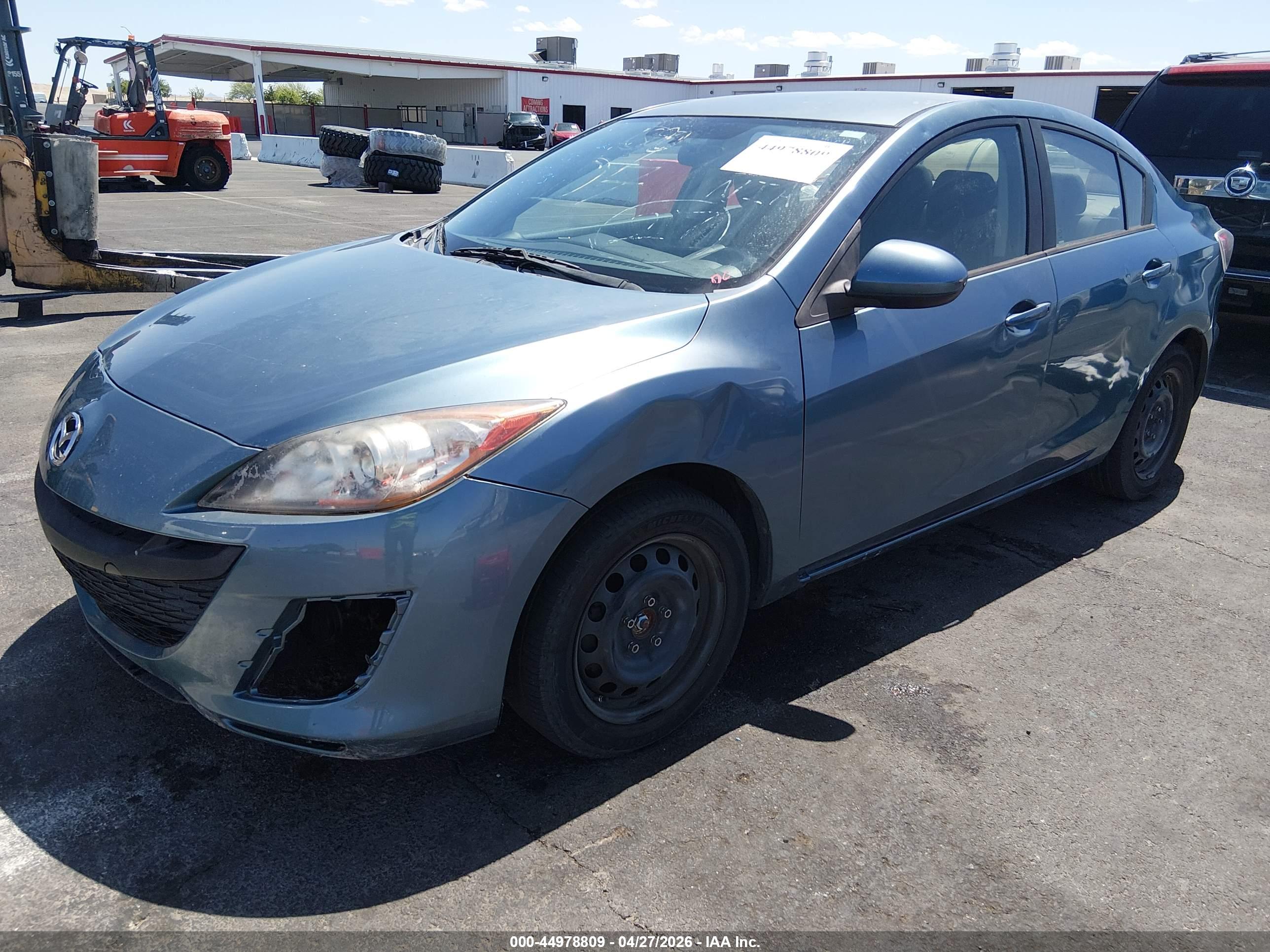 MAZDA MAZDA3 image 2