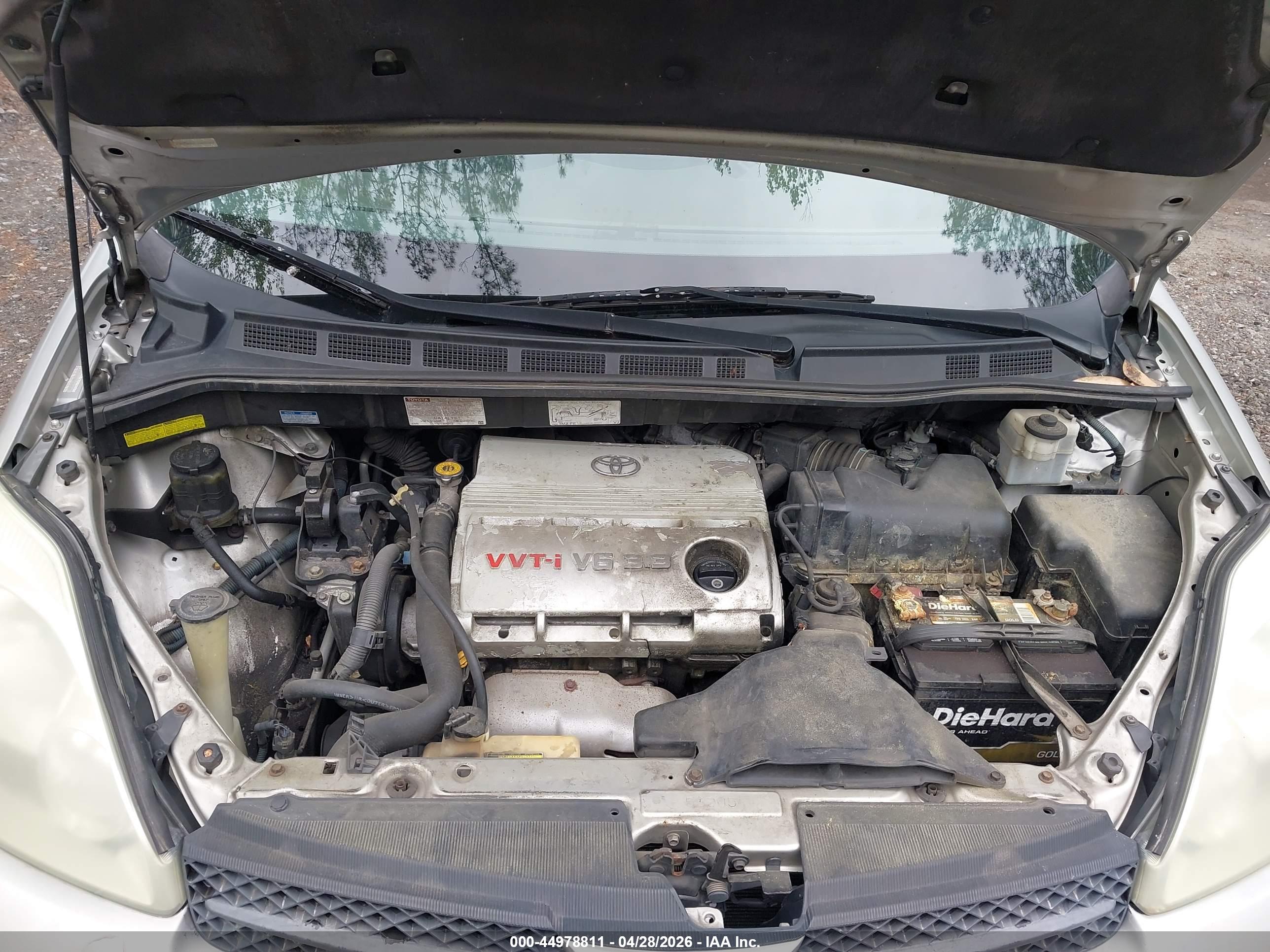 TOYOTA SIENNA image 10