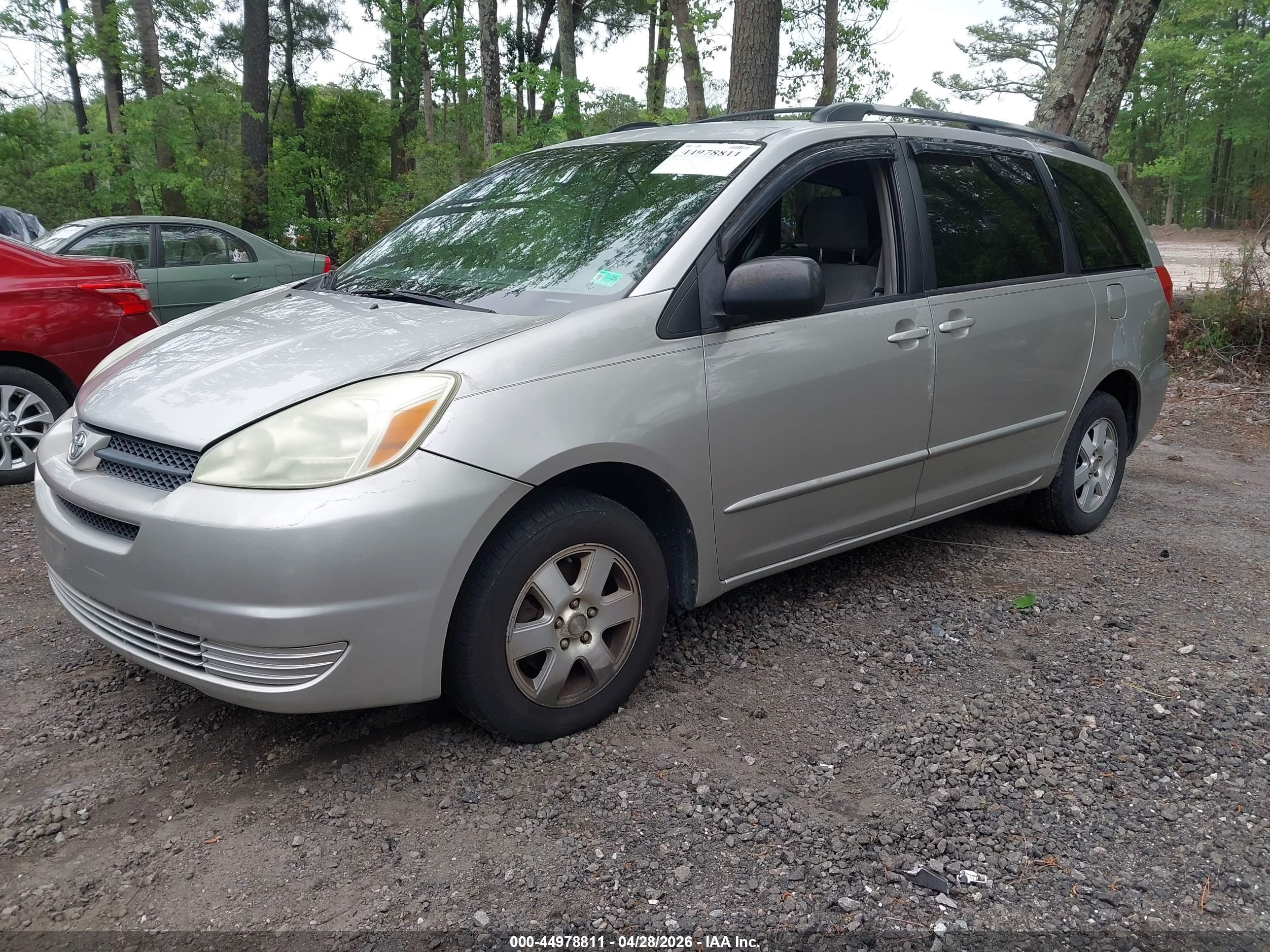 TOYOTA SIENNA image 2