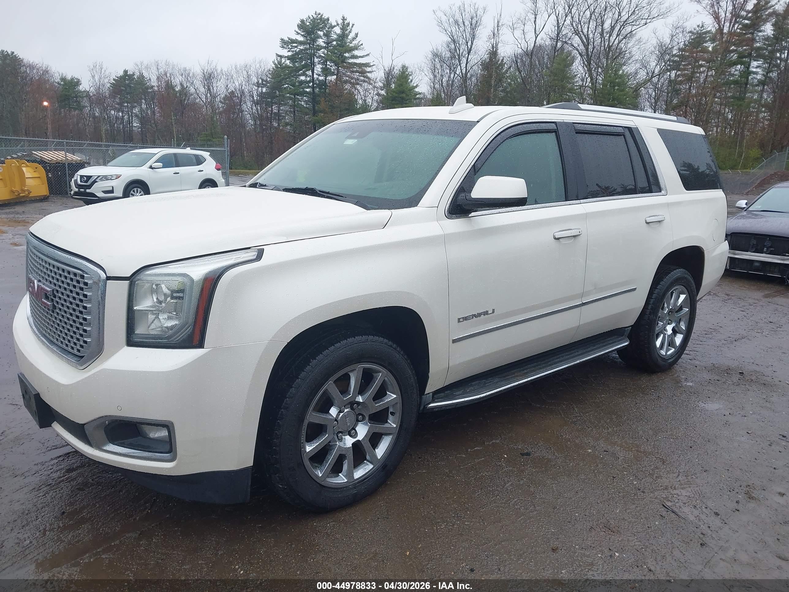GMC YUKON image 2