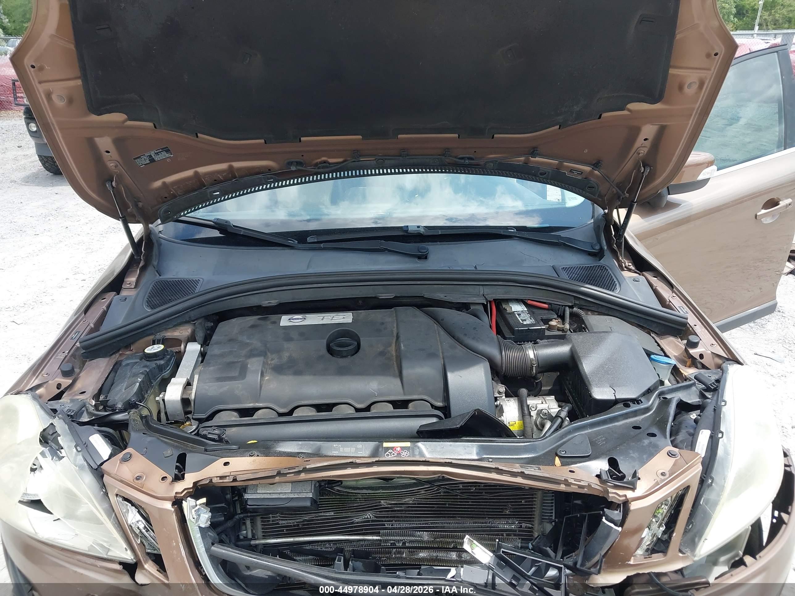 VOLVO XC60 image 10