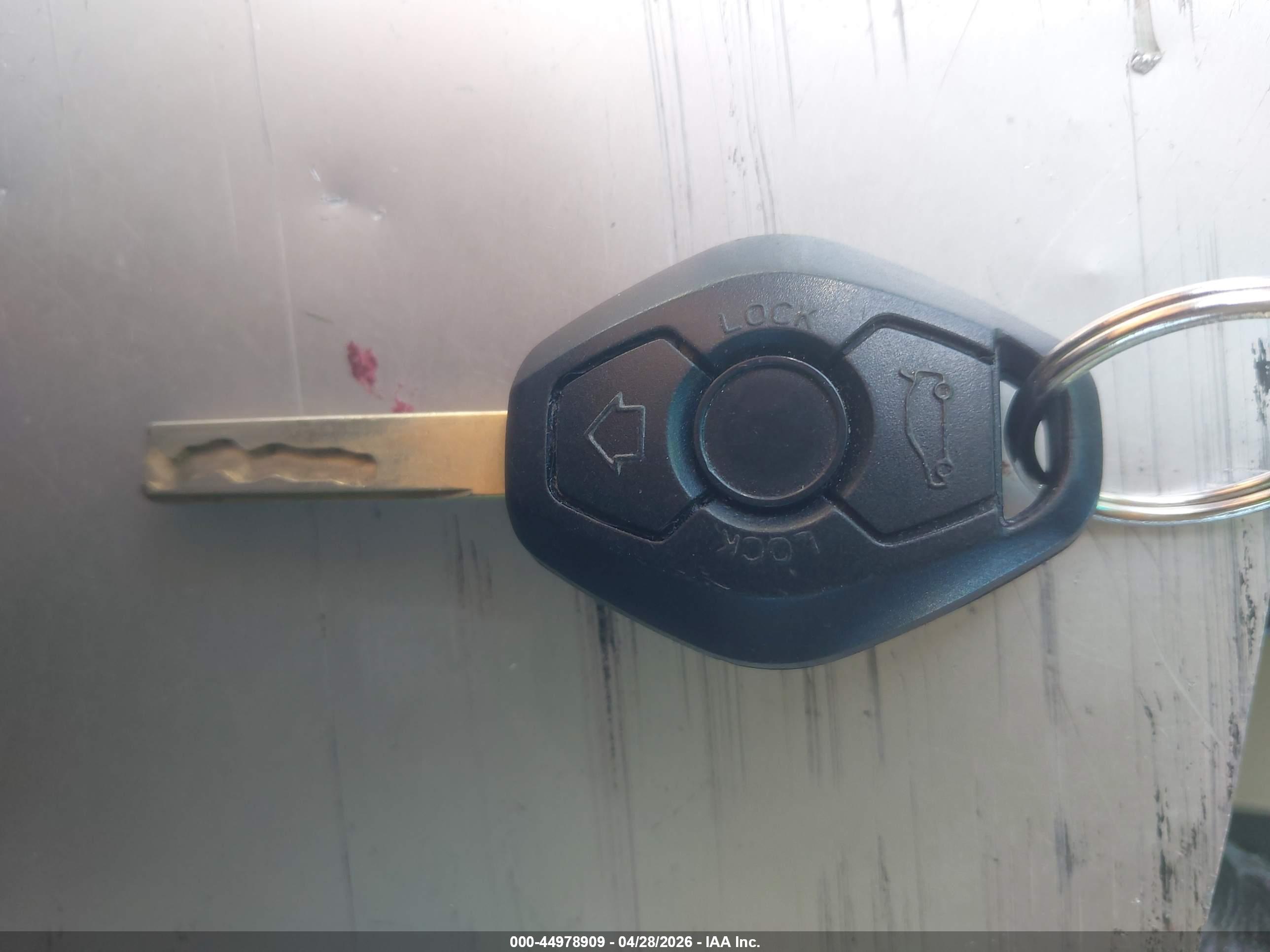 BMW 325I image 11