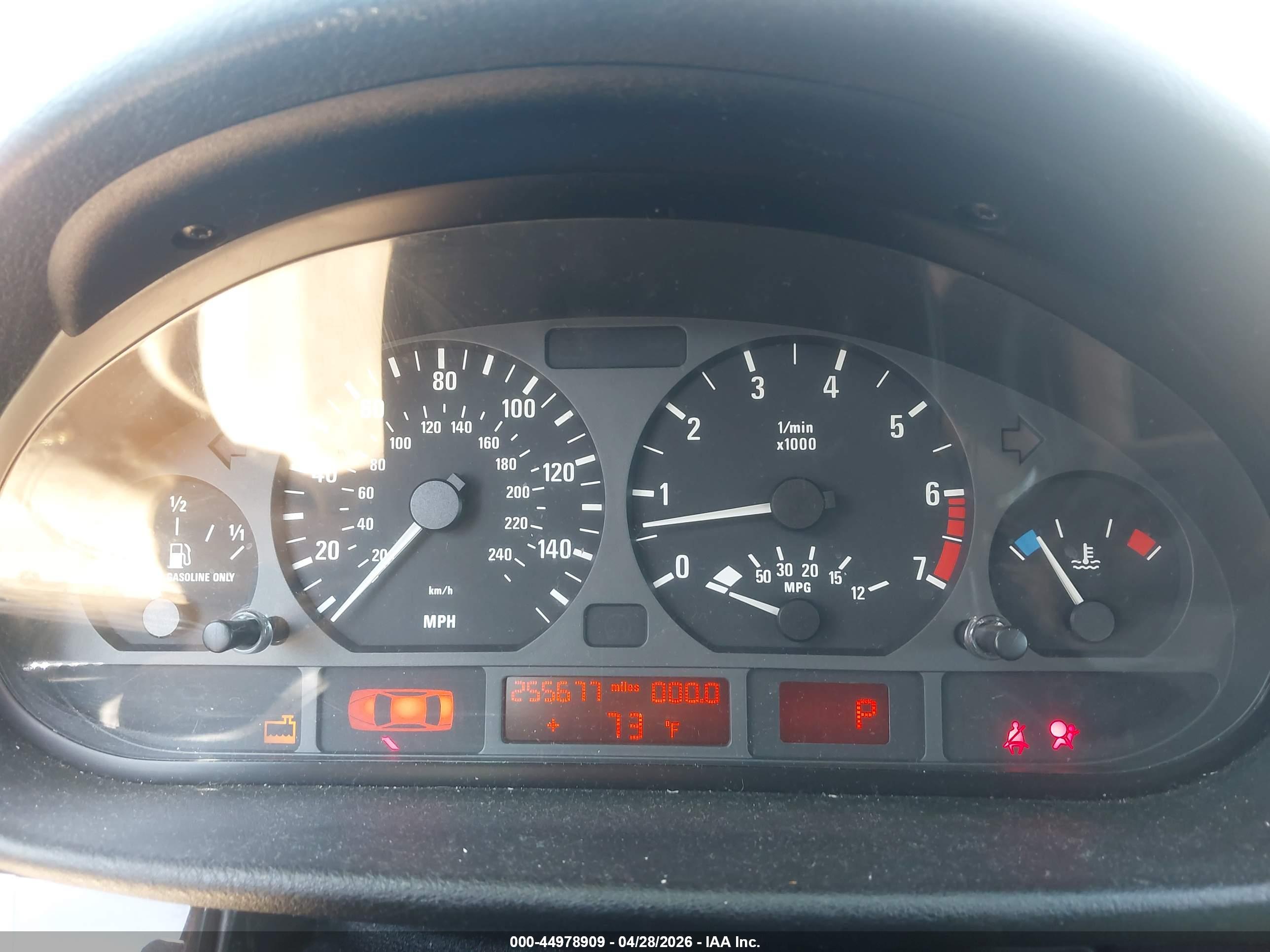 BMW 325I image 7