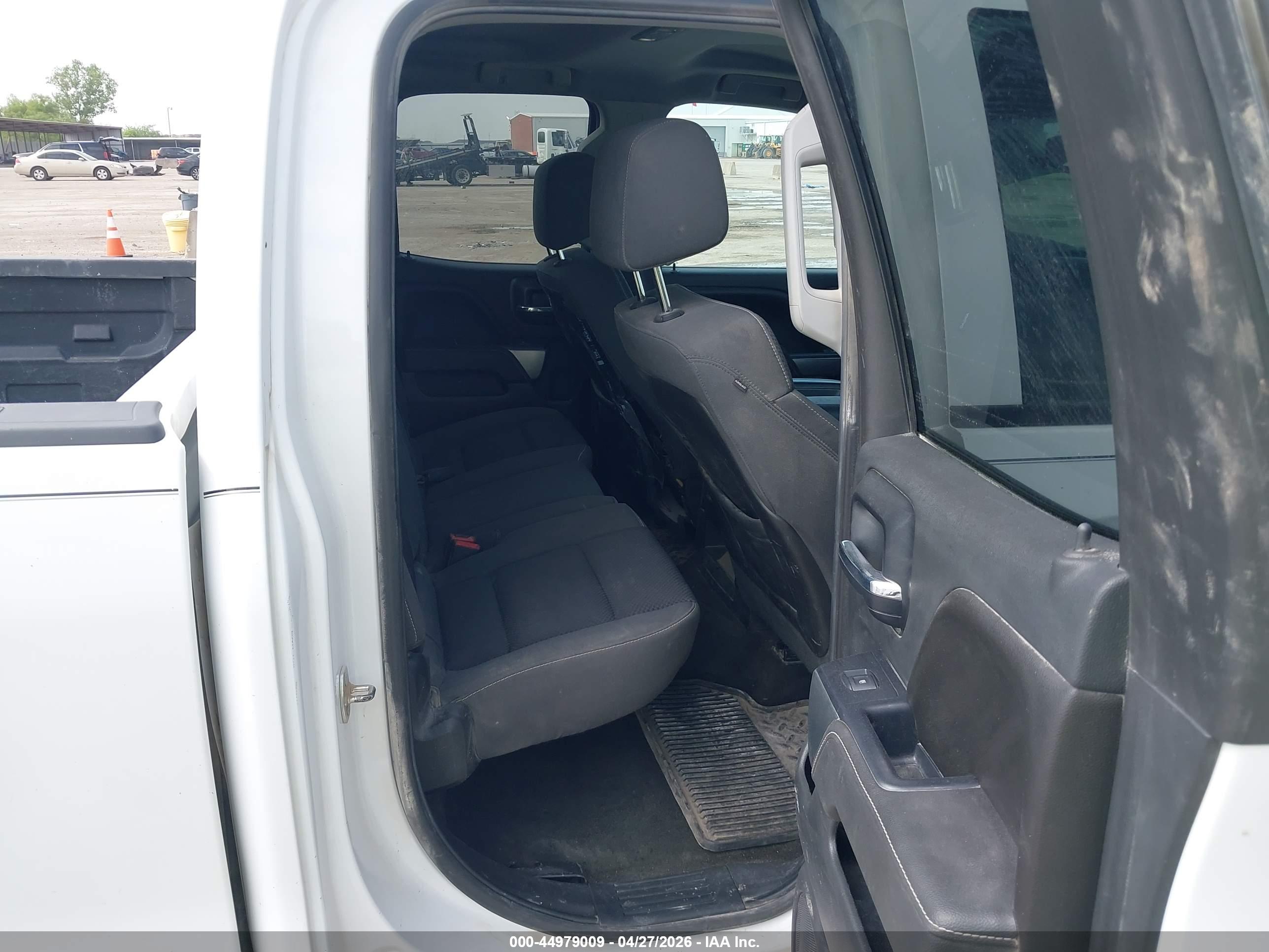CHEVROLET SILVERADO image 8