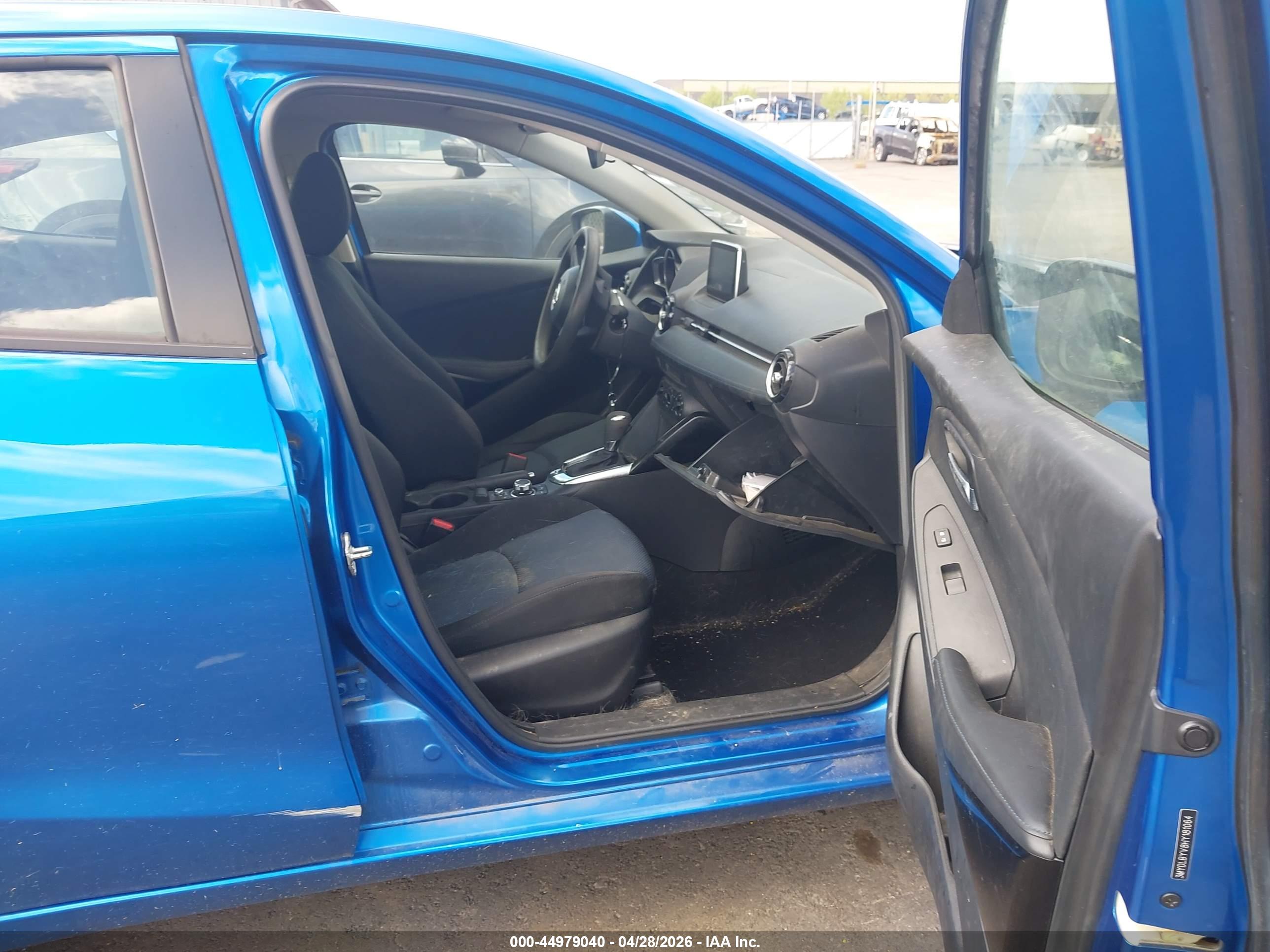 TOYOTA YARIS image 5
