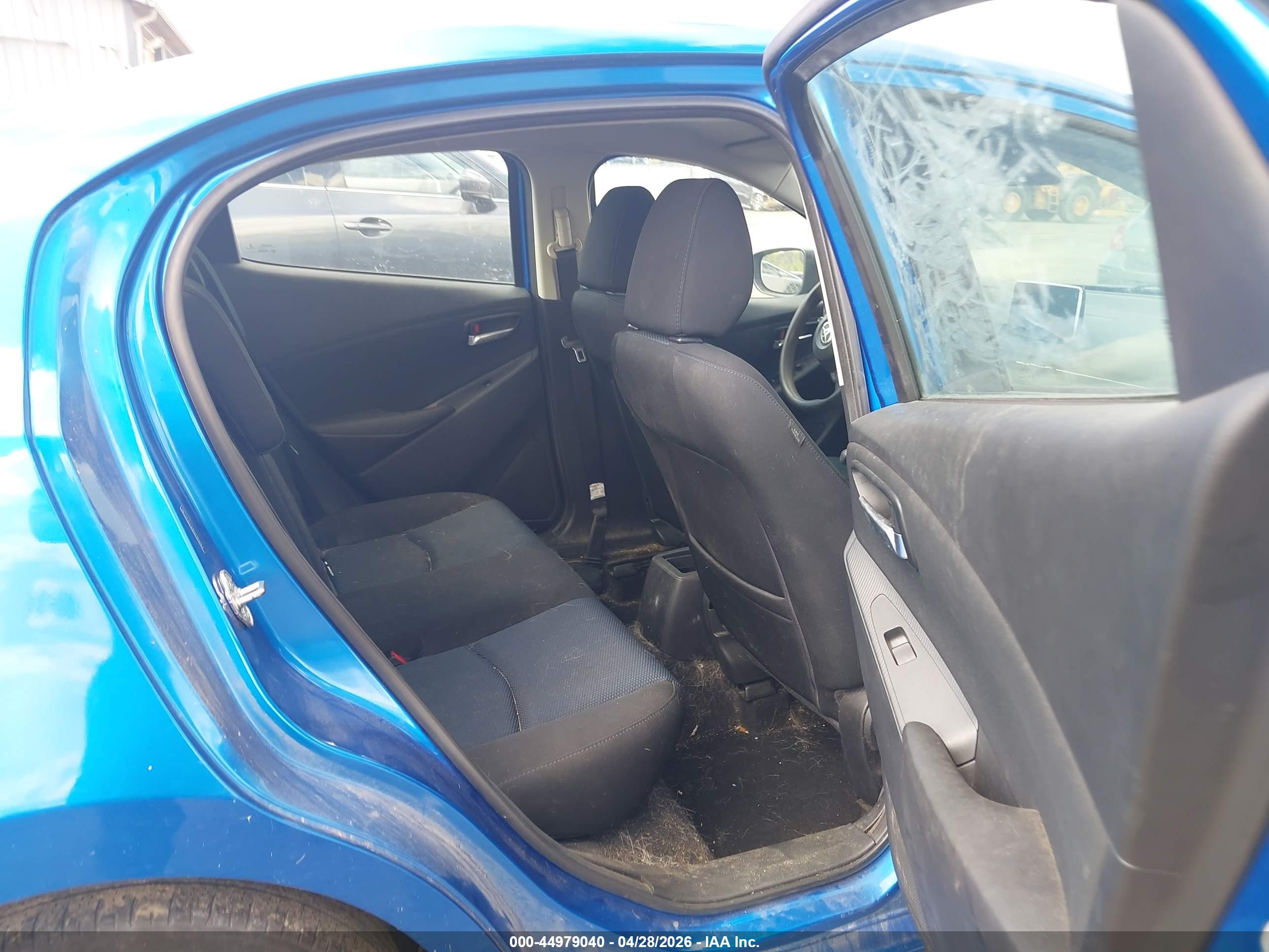 TOYOTA YARIS image 8