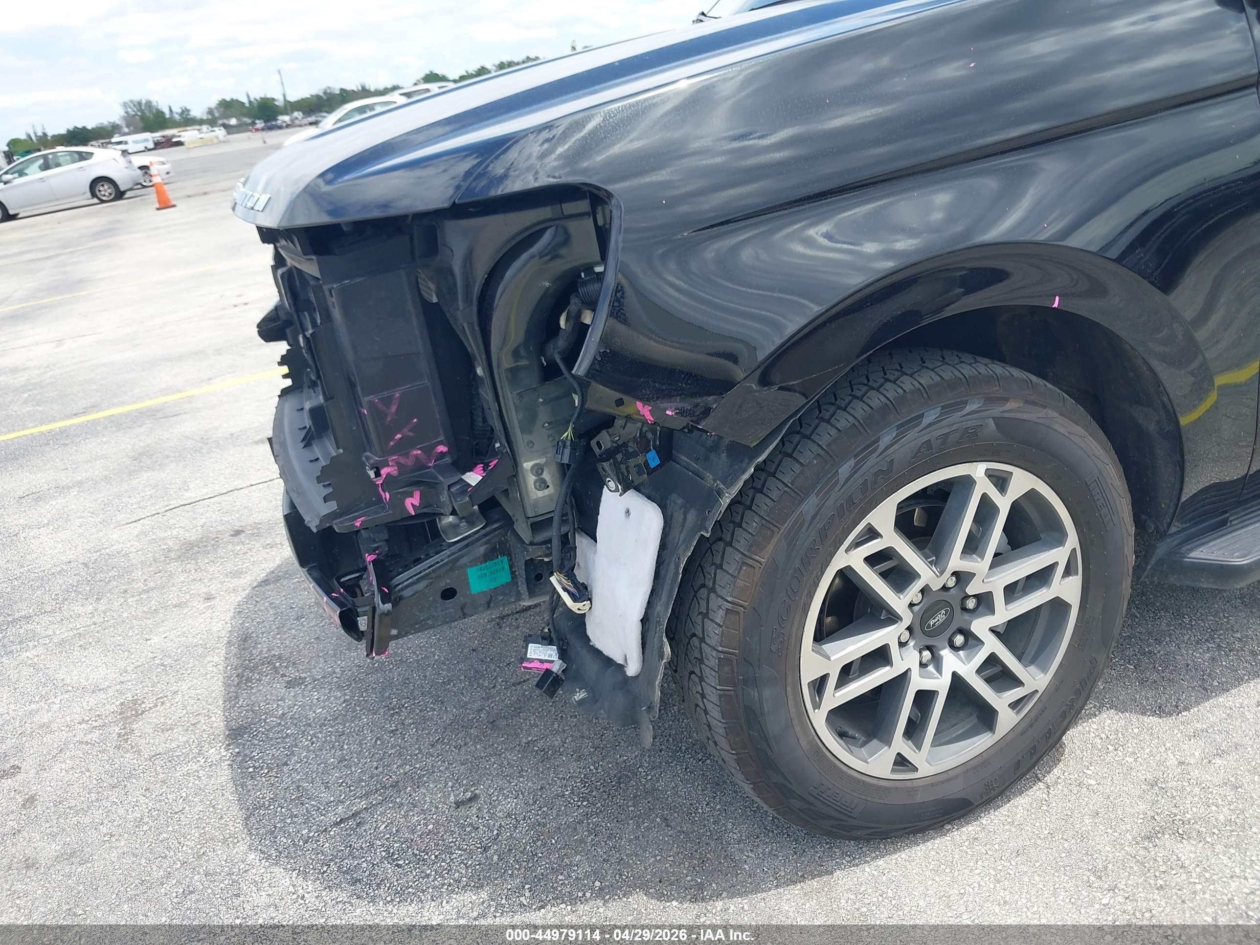 FORD EXPEDITION image 6