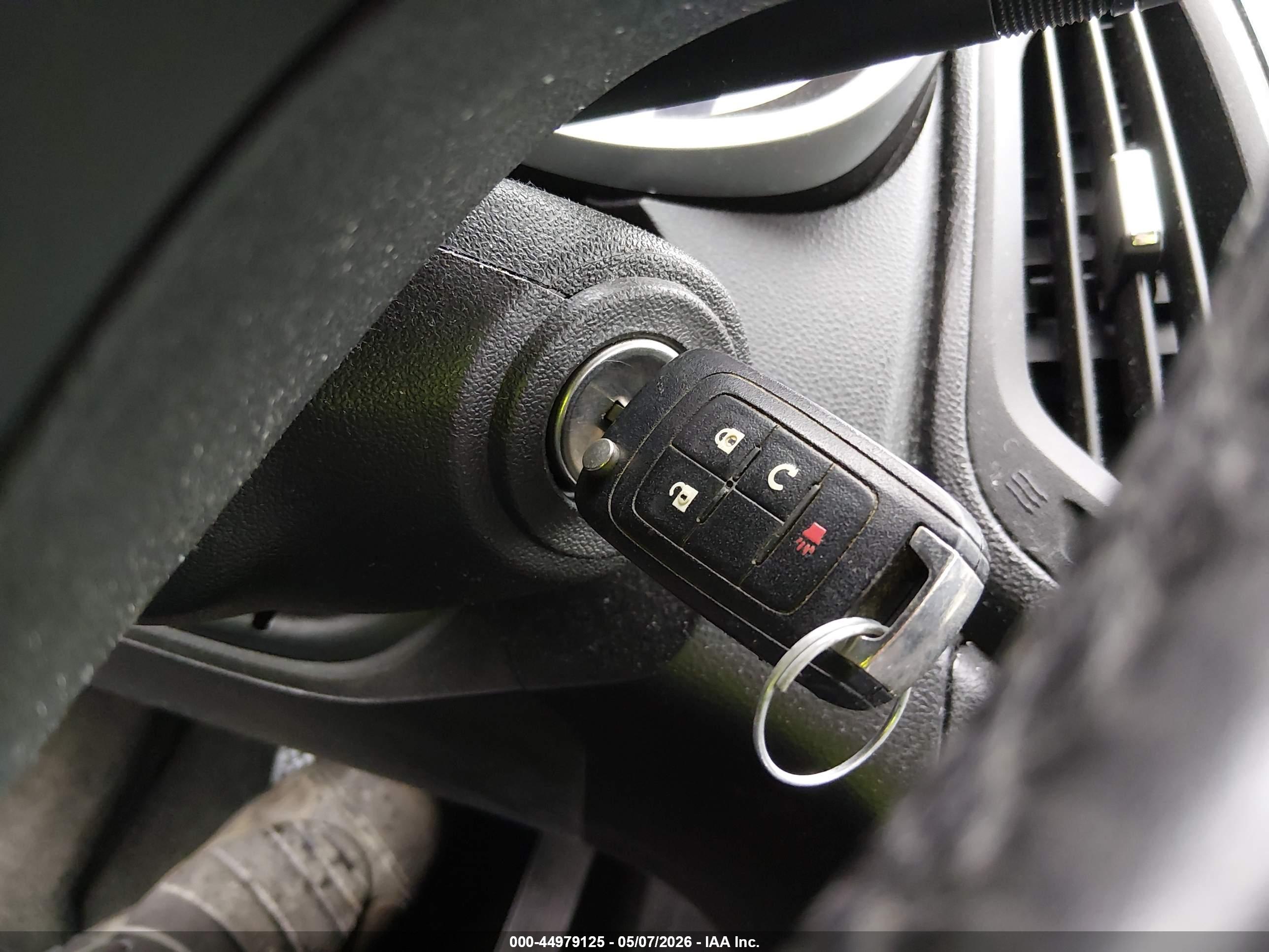 CHEVROLET EQUINOX image 11