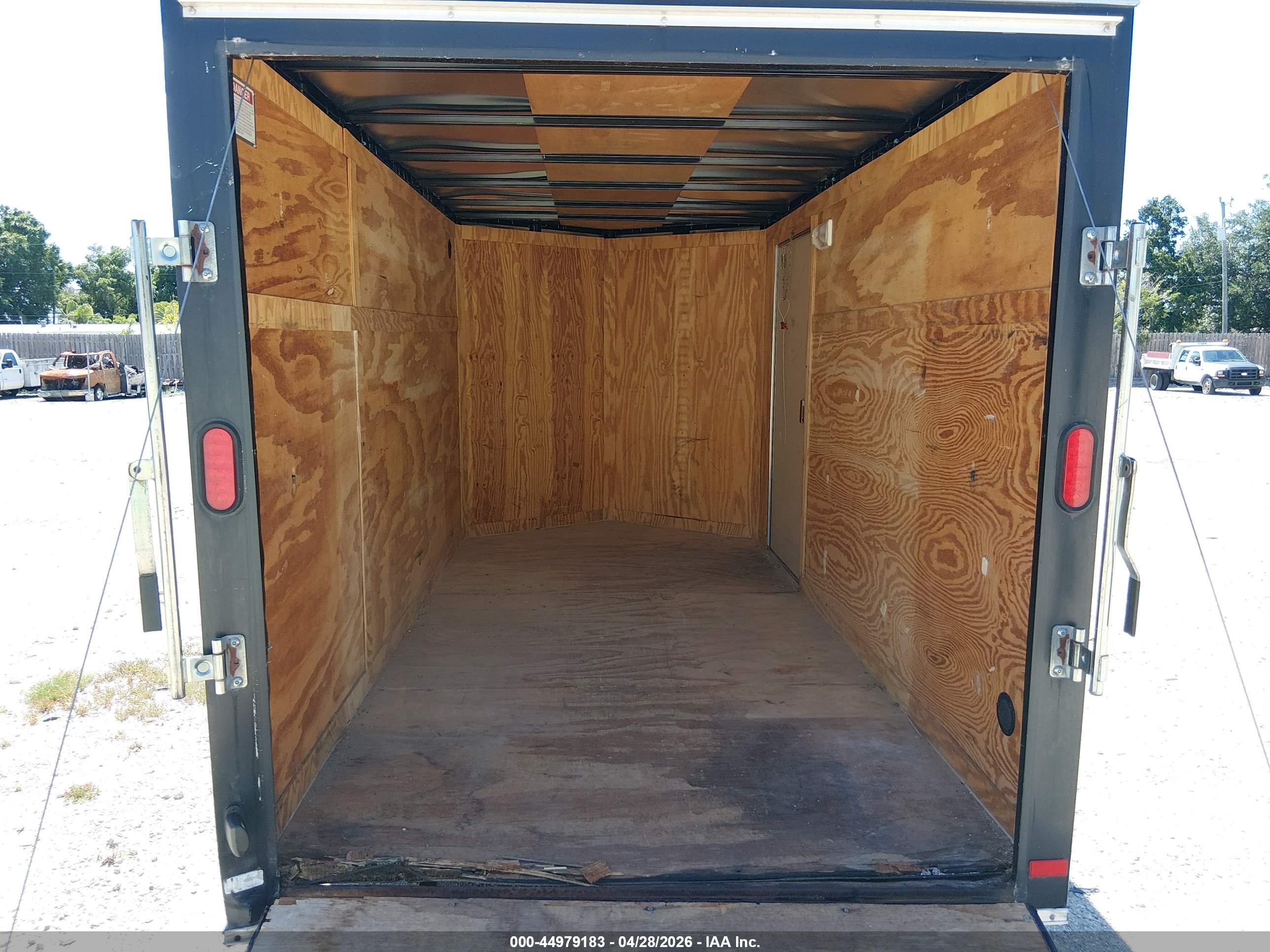 COVERED WAGON image 8