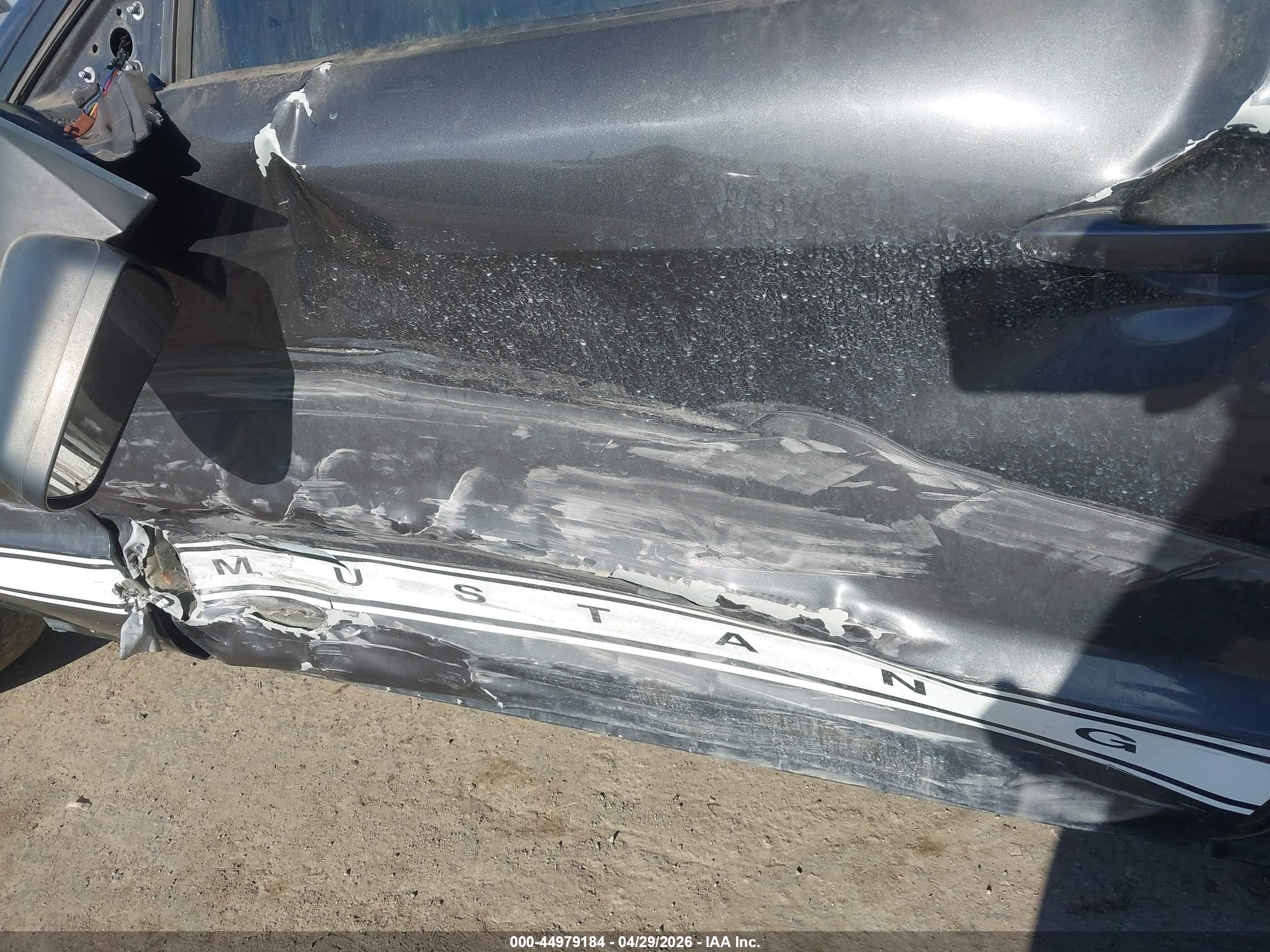 FORD MUSTANG image 6