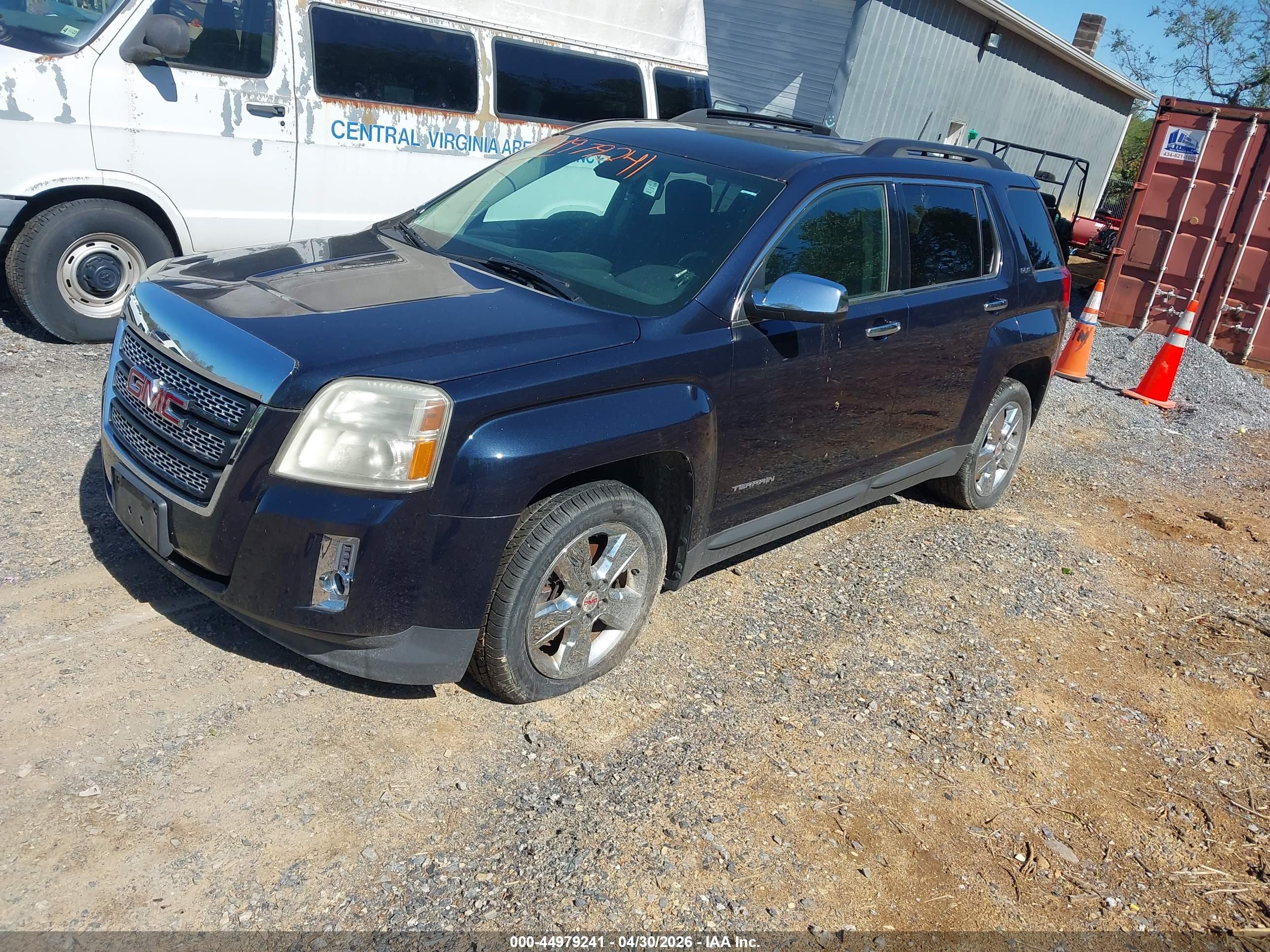 GMC TERRAIN image 2