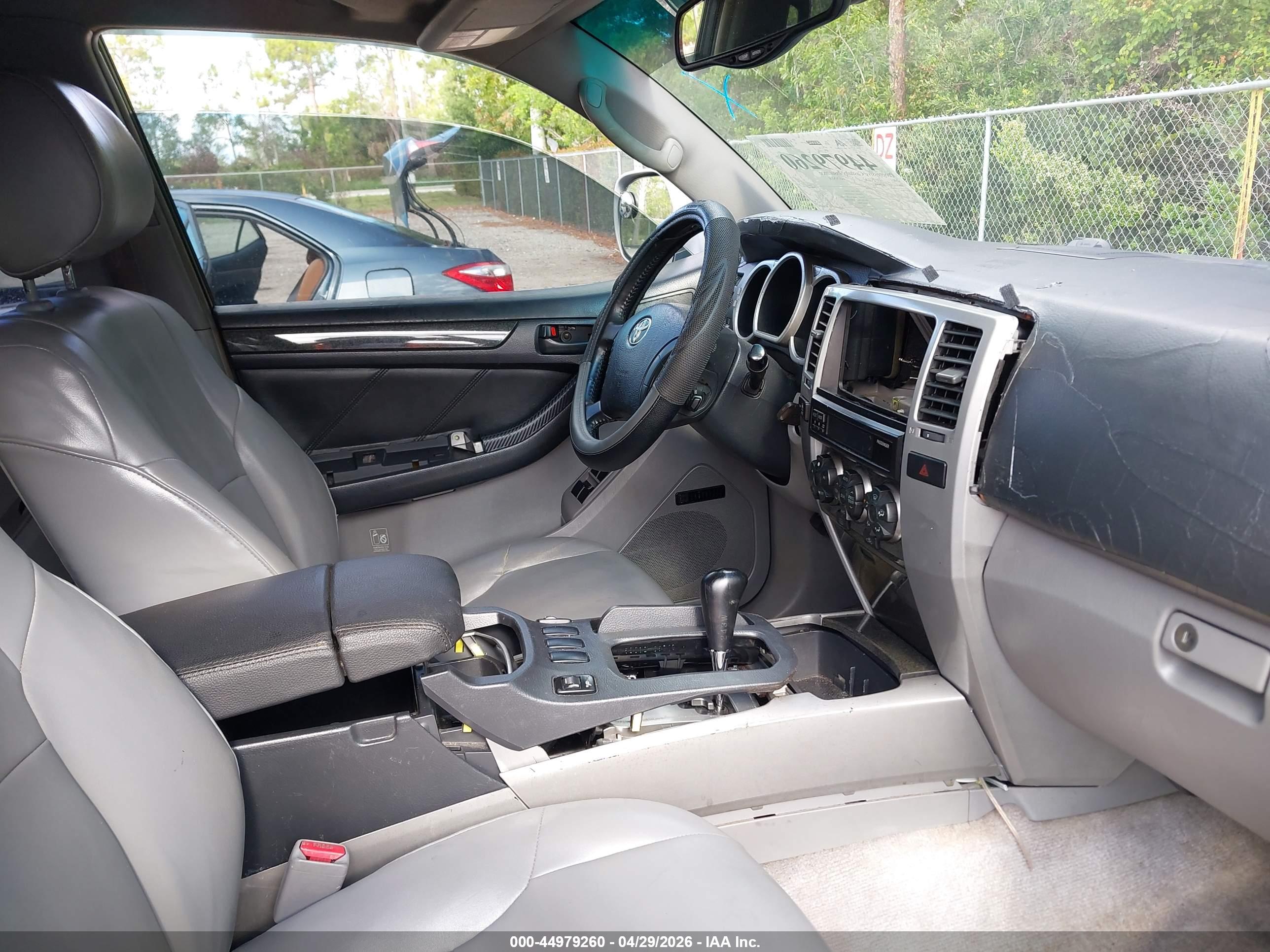 TOYOTA 4RUNNER image 5