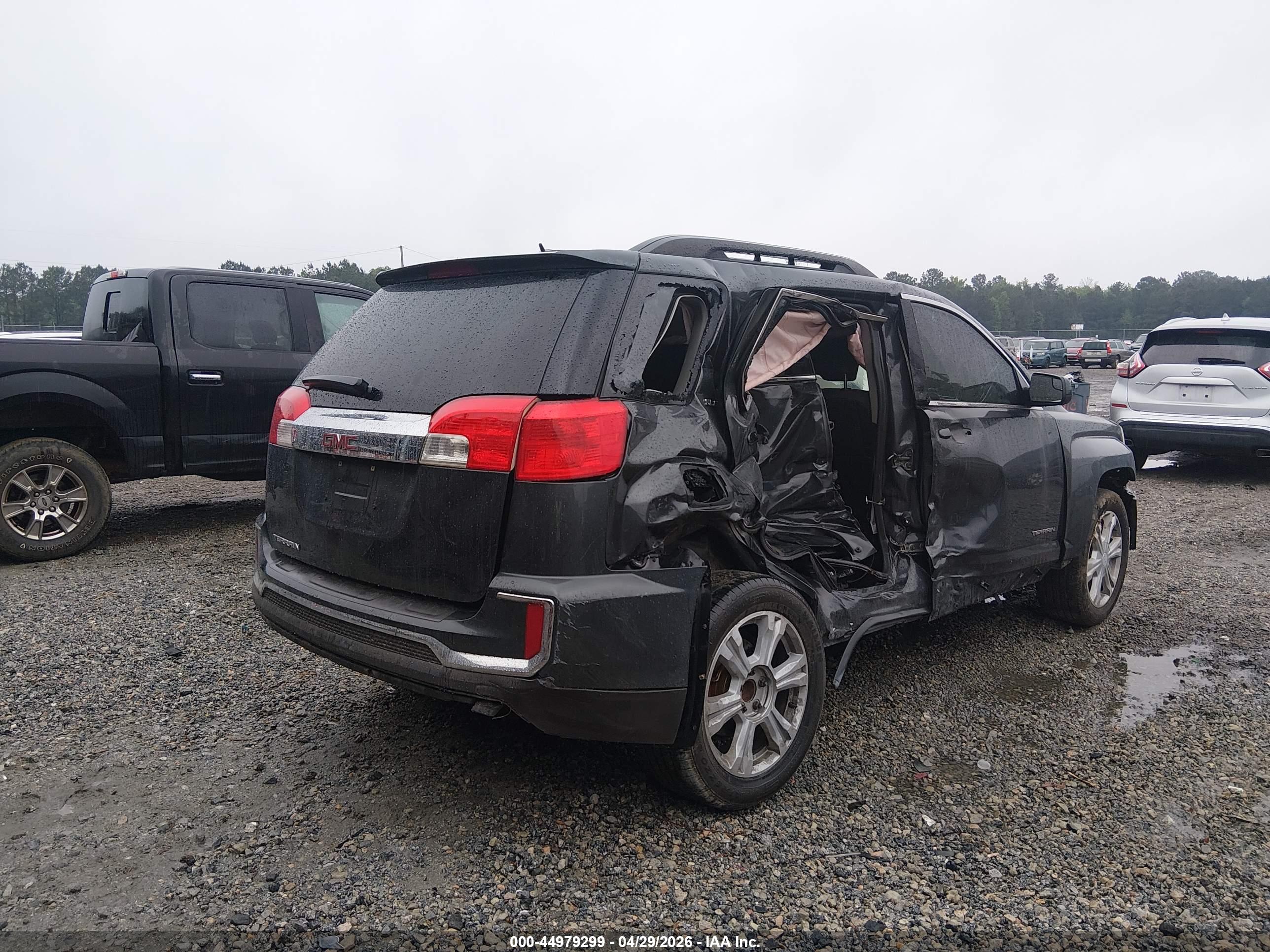 GMC TERRAIN image 6