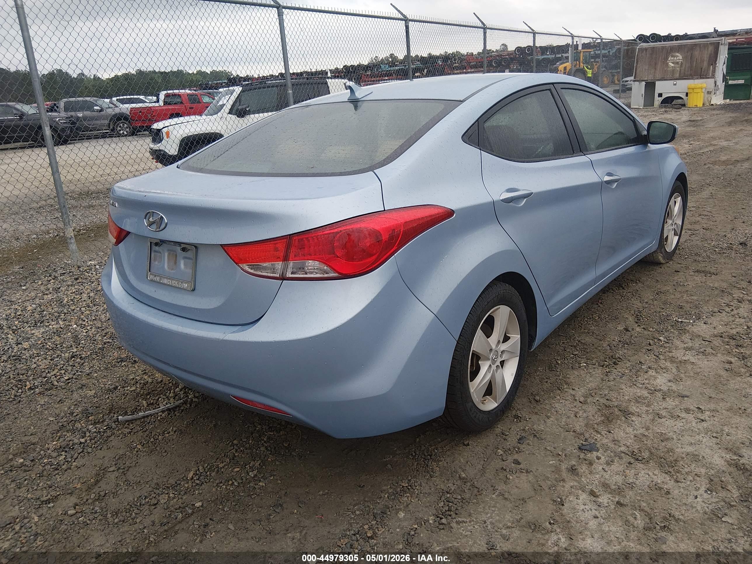 HYUNDAI ELANTRA image 4