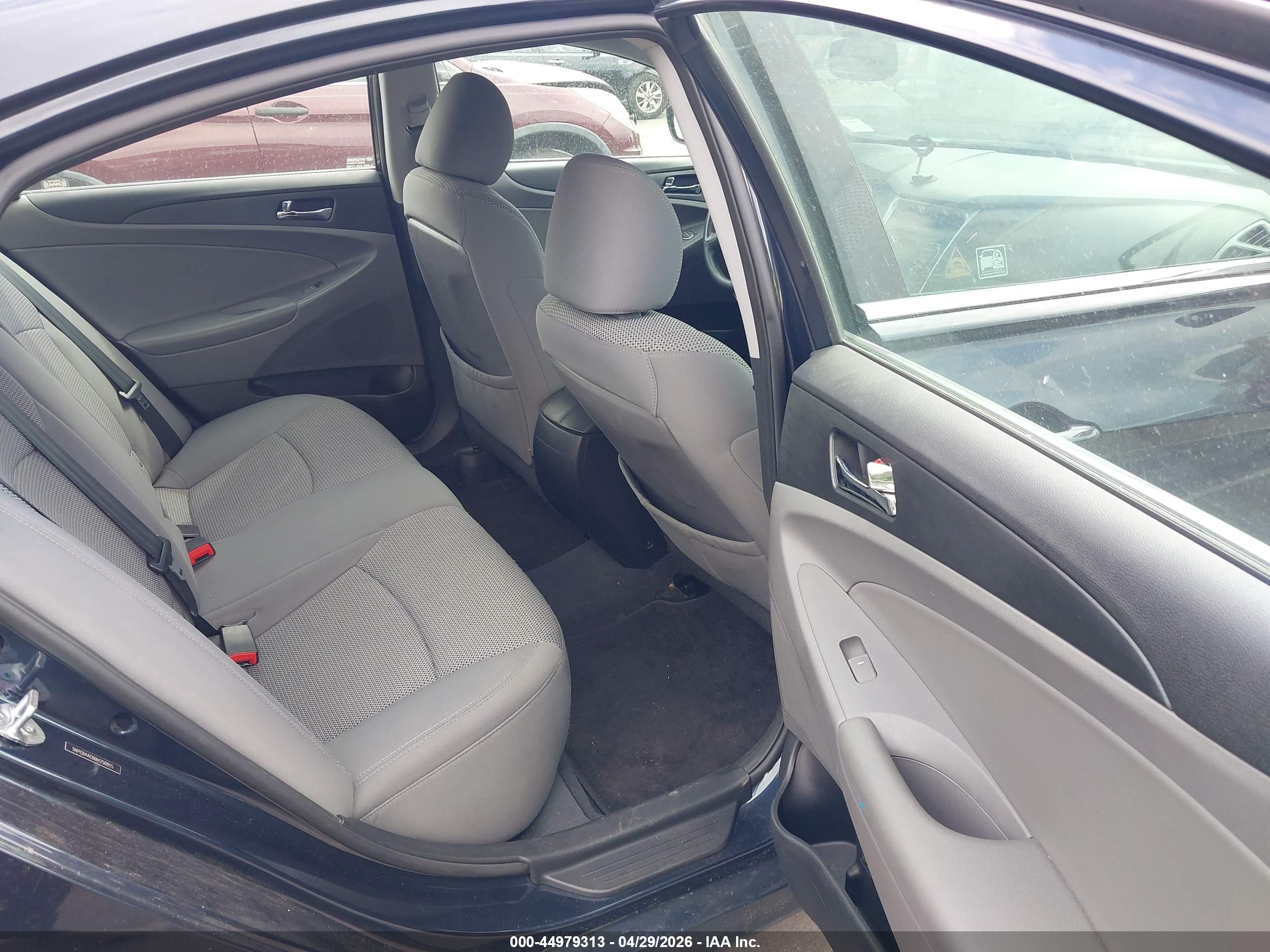 HYUNDAI SONATA image 8