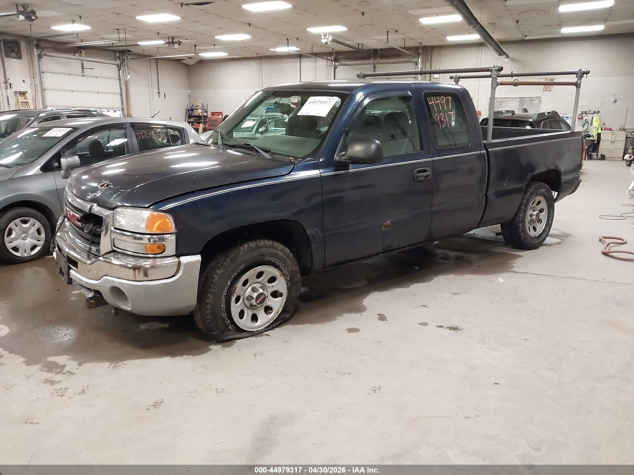 GMC SIERRA image 2