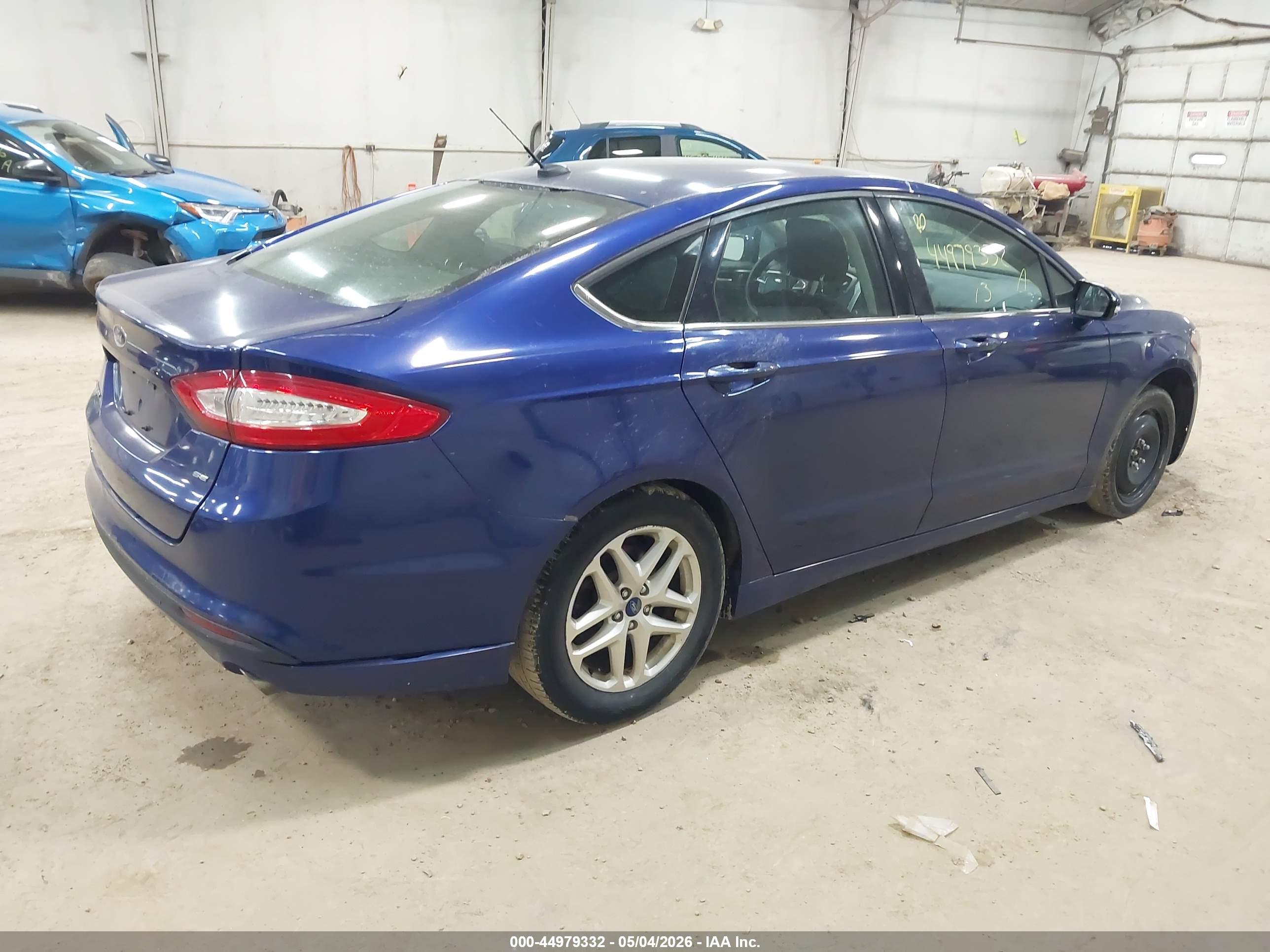 FORD FUSION image 4