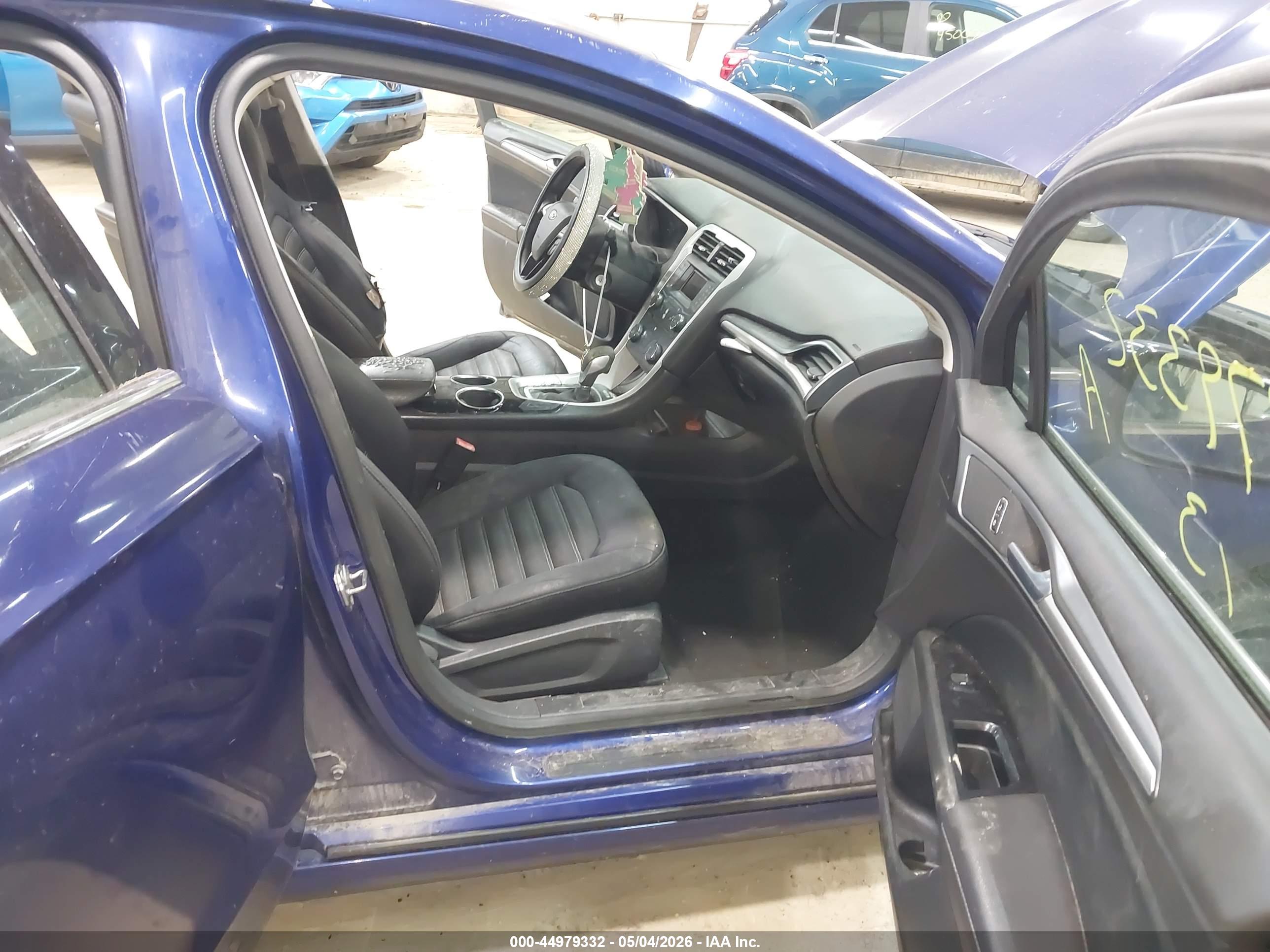 FORD FUSION image 5