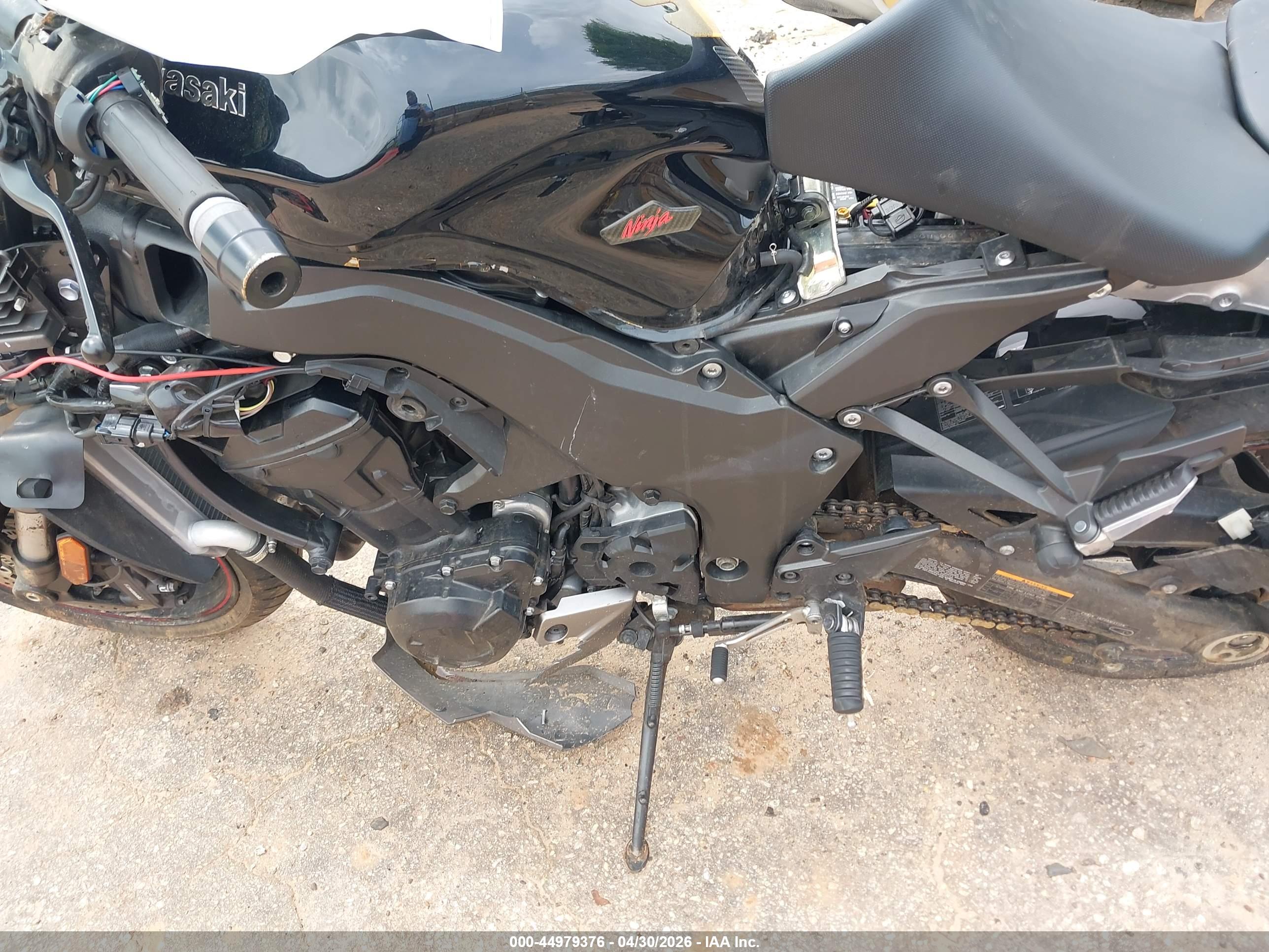 KAWASAKI ZX1002 image 9