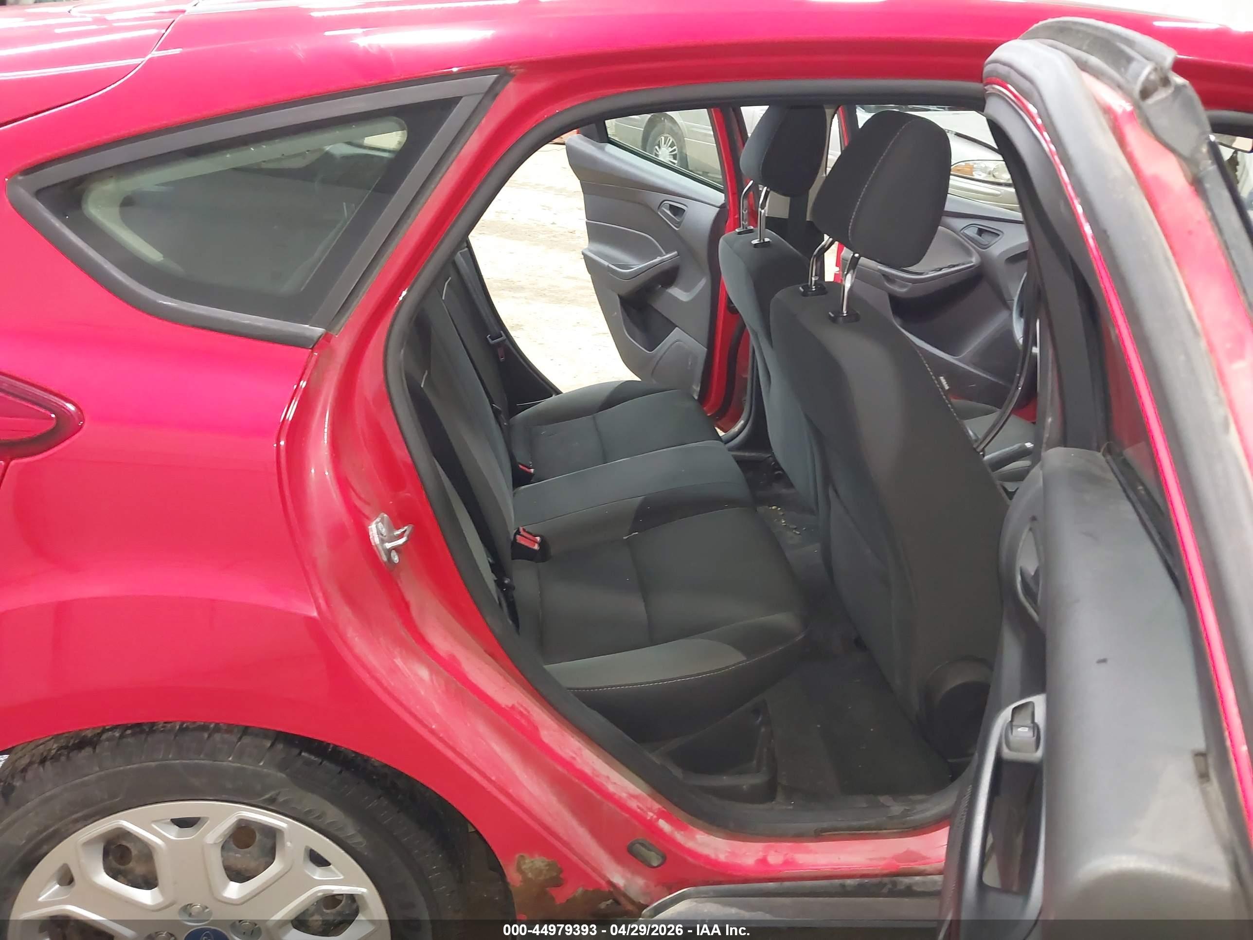 FORD FOCUS image 8