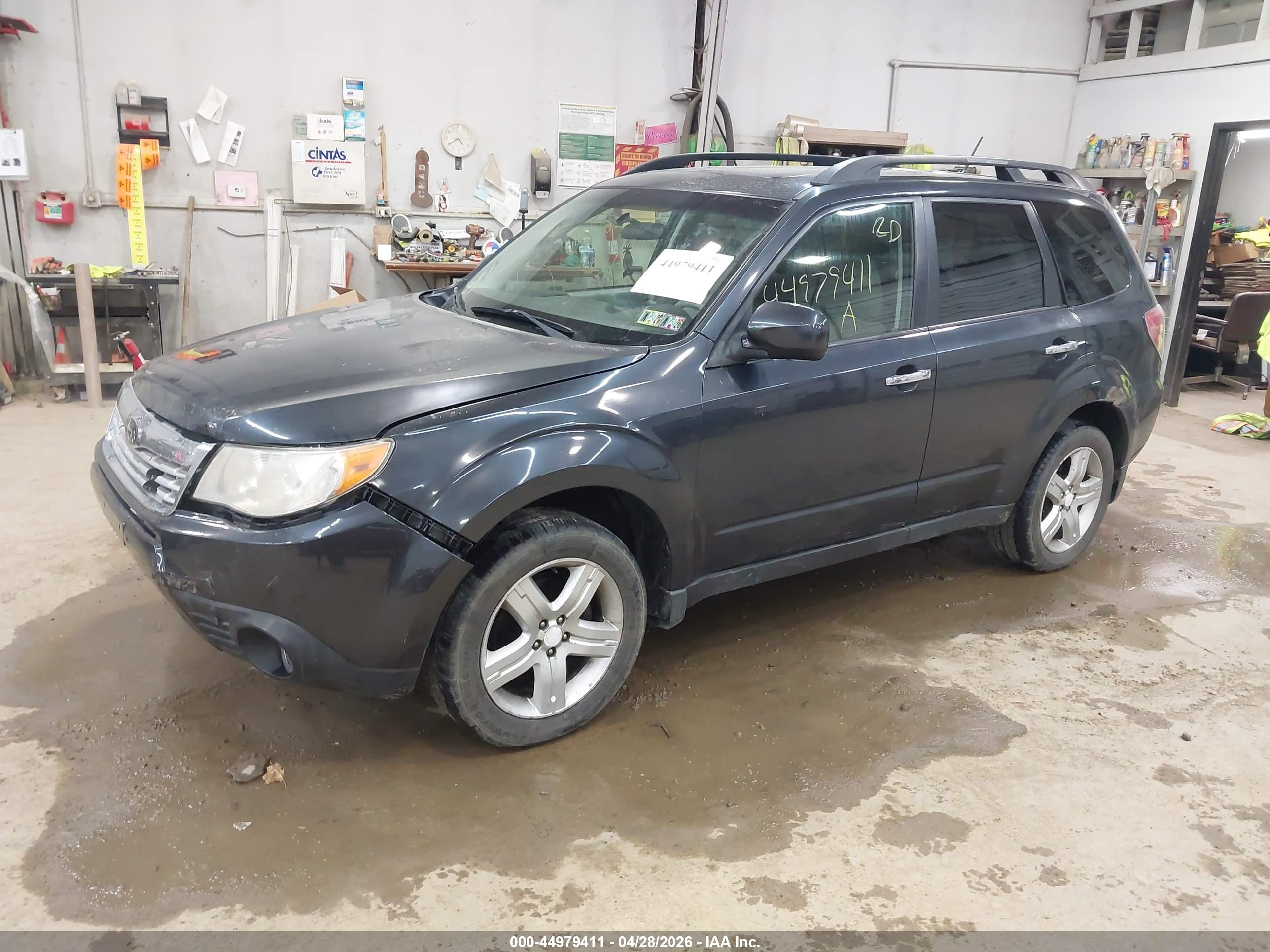 SUBARU FORESTER image 2