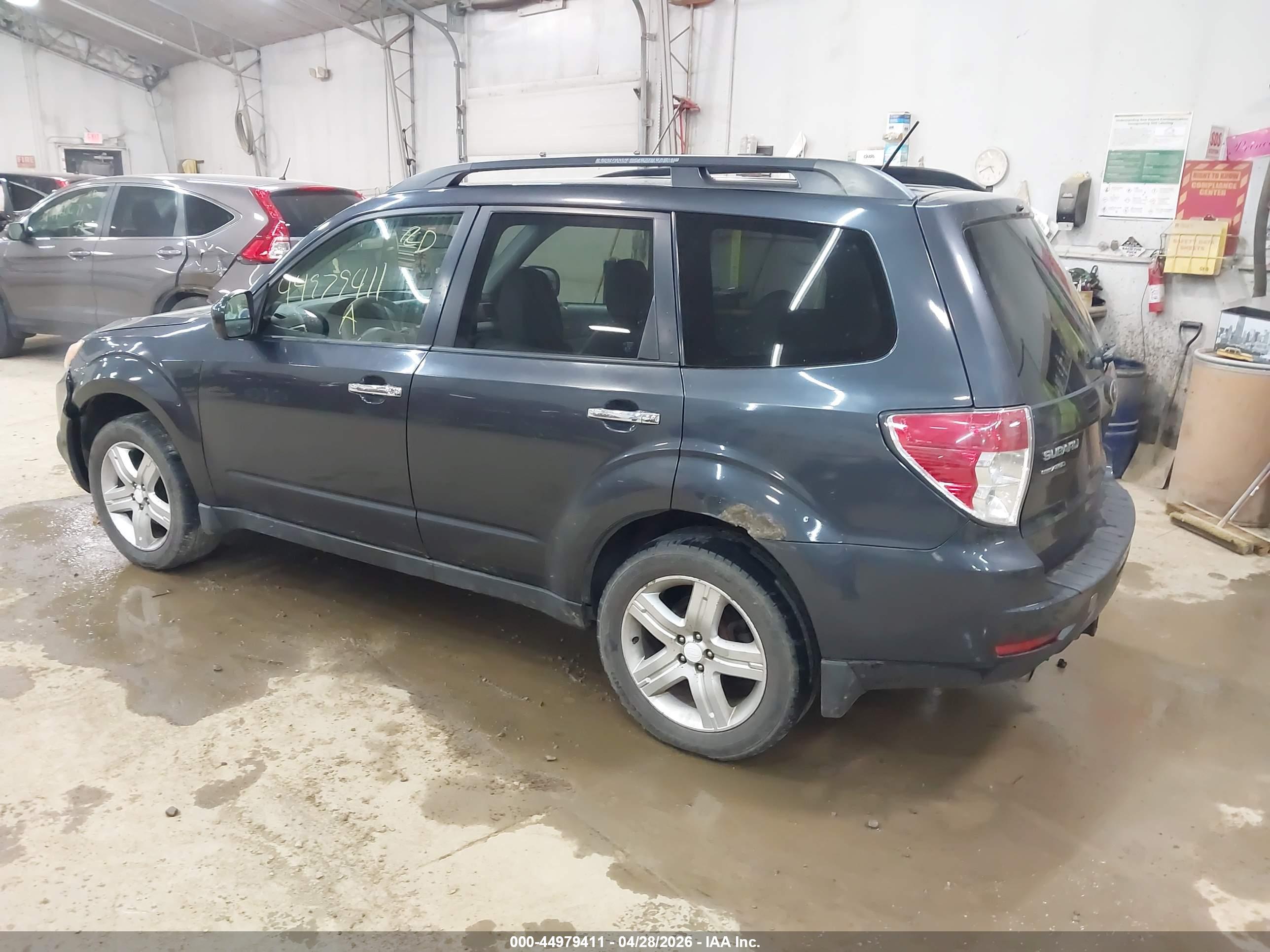 SUBARU FORESTER image 3