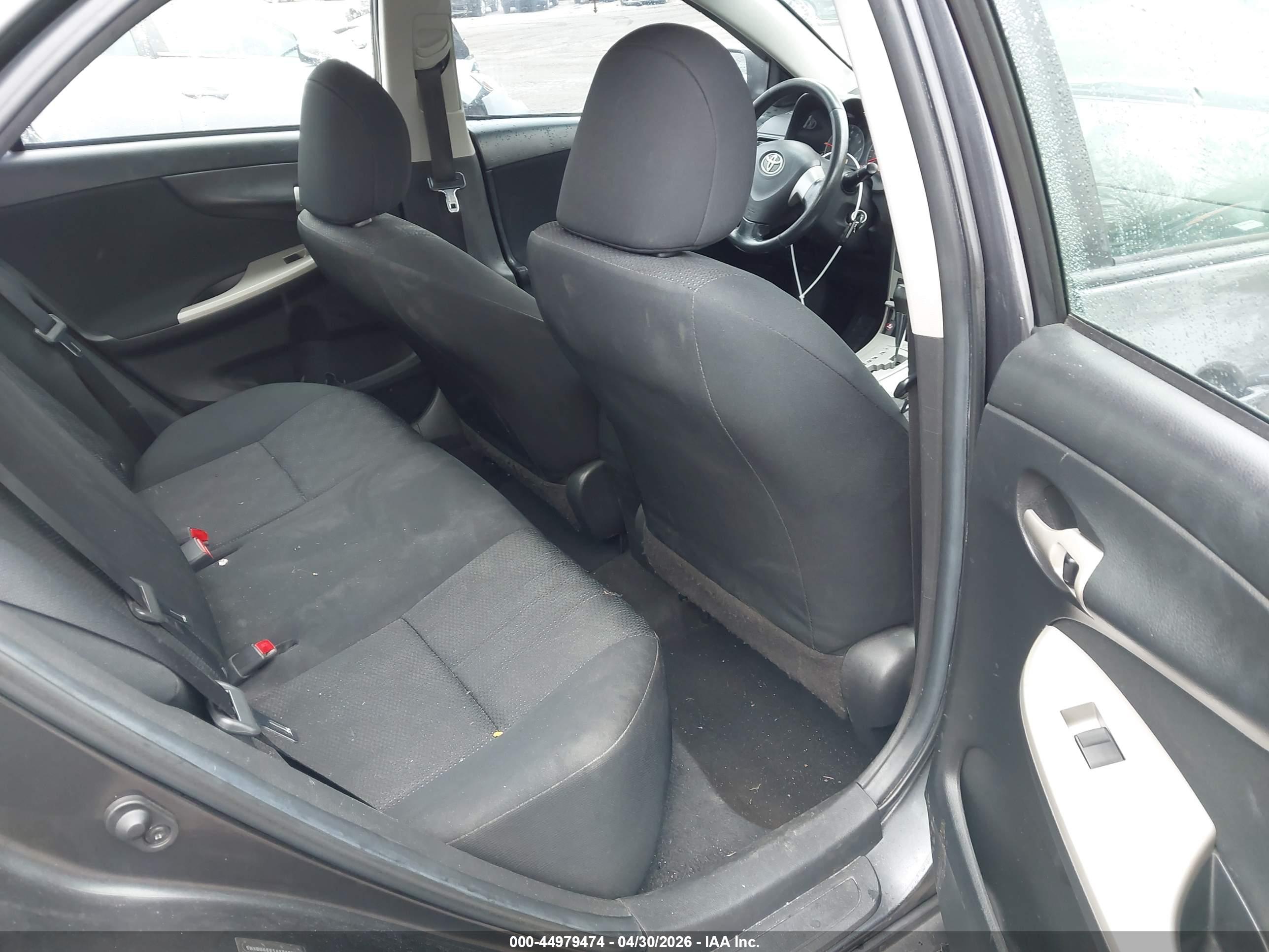 TOYOTA COROLLA image 8