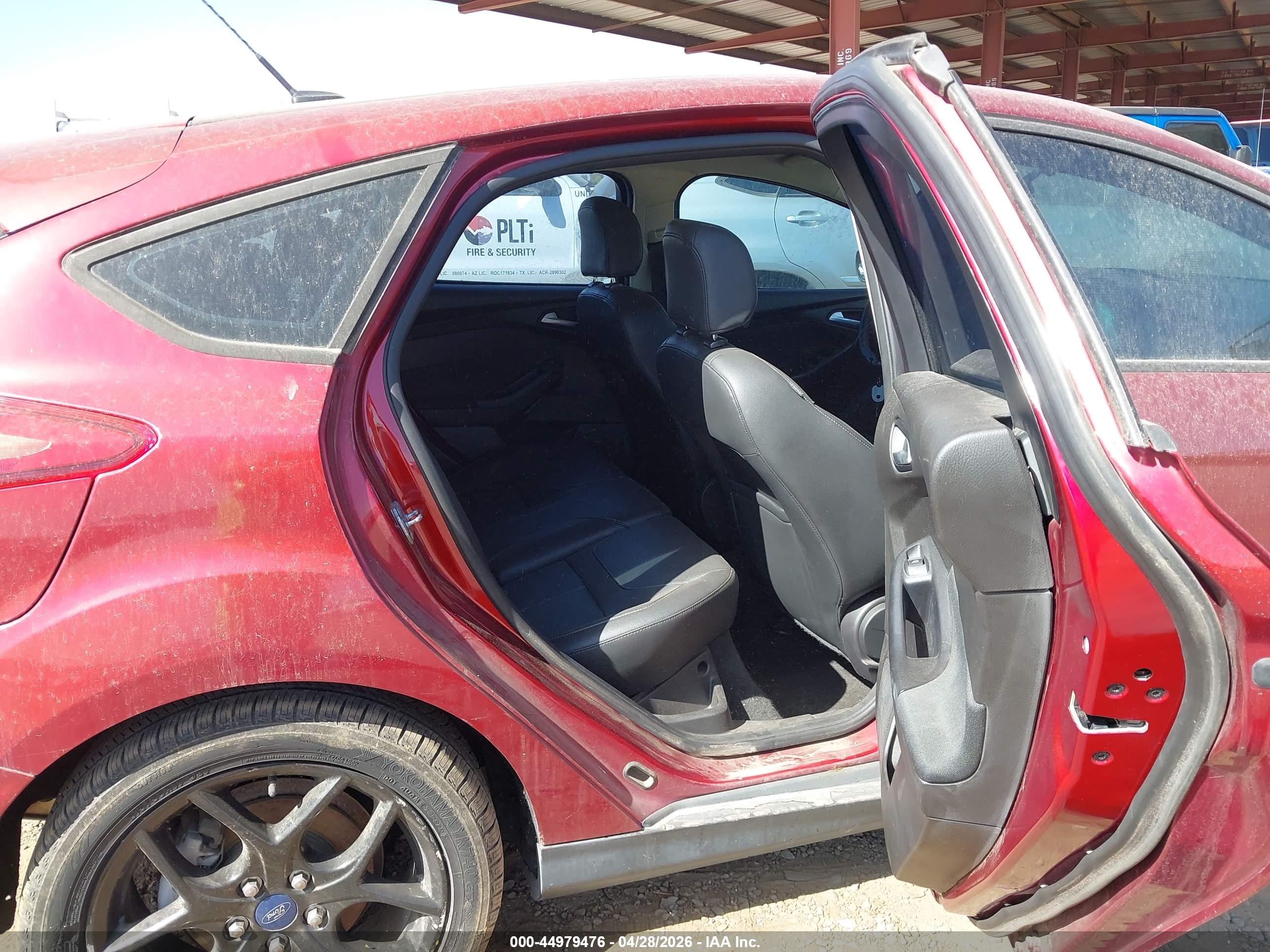 FORD FOCUS image 8