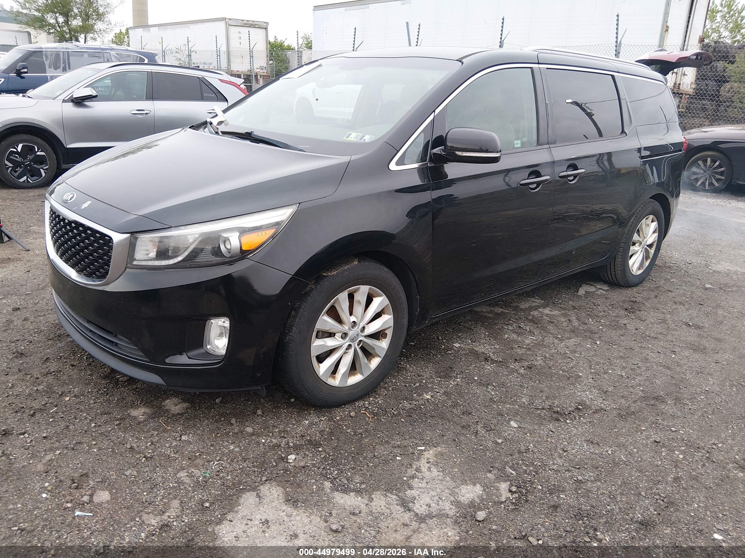 KIA SEDONA image 2