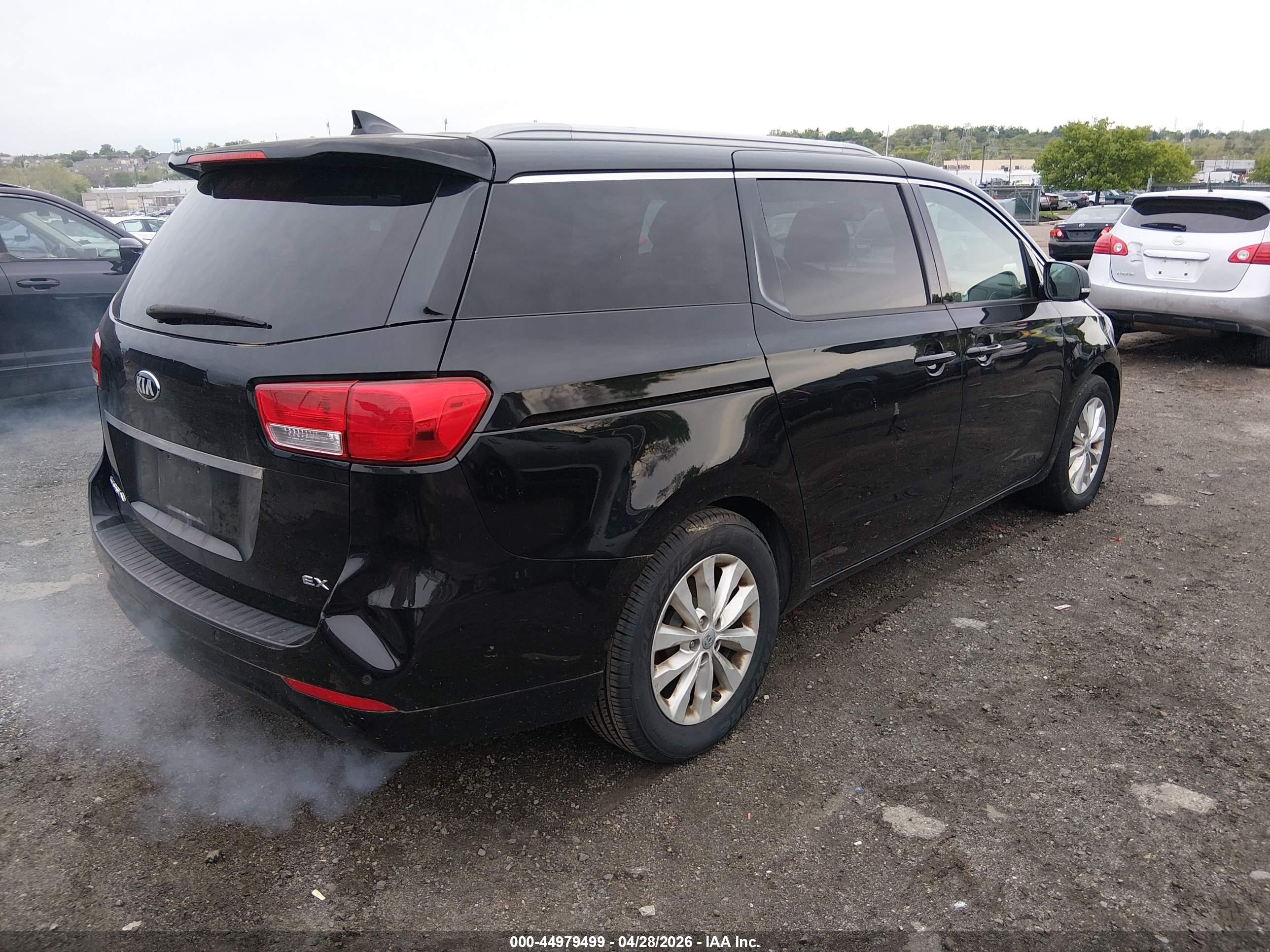 KIA SEDONA image 4