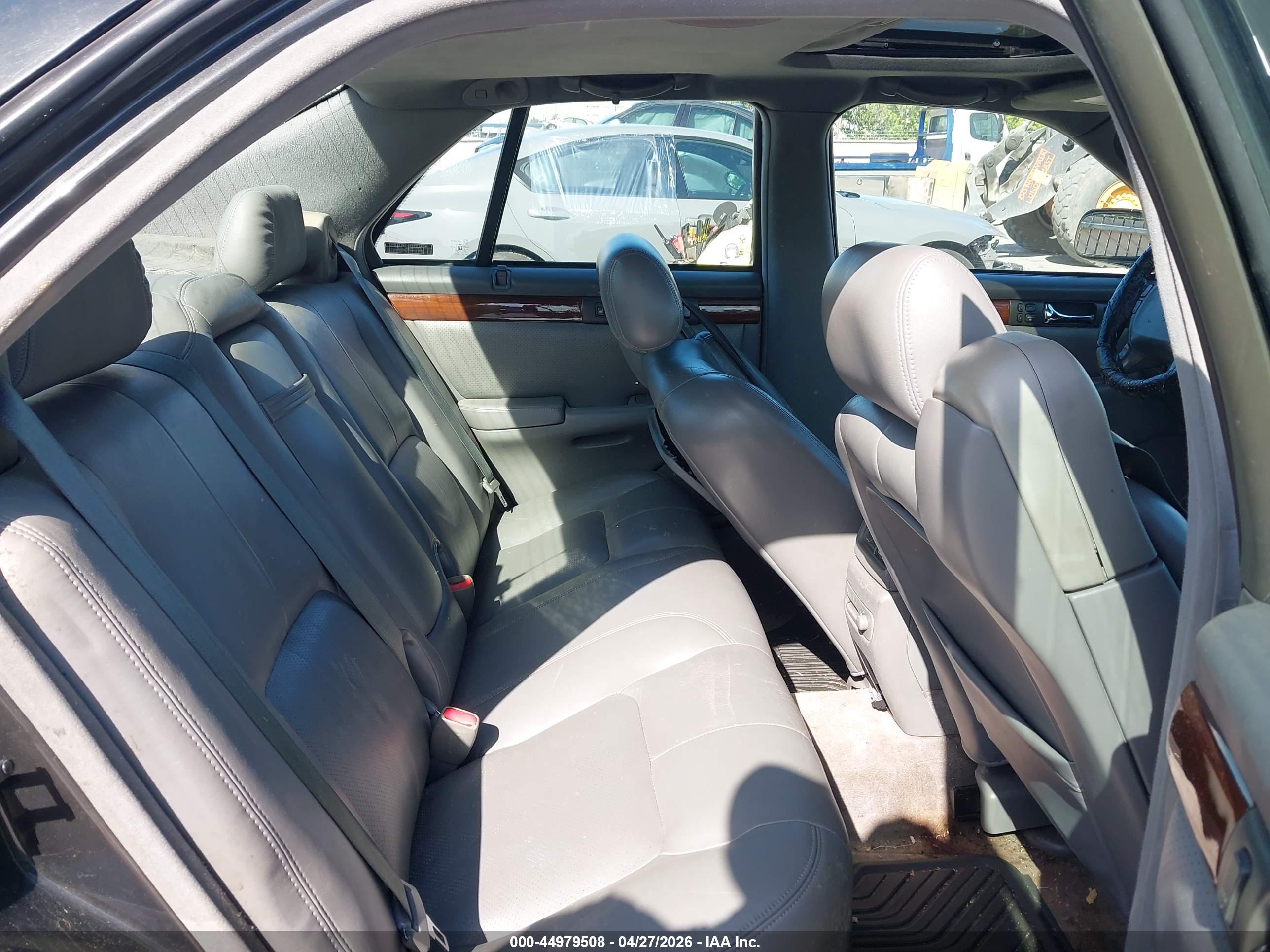 CADILLAC SEVILLE image 8