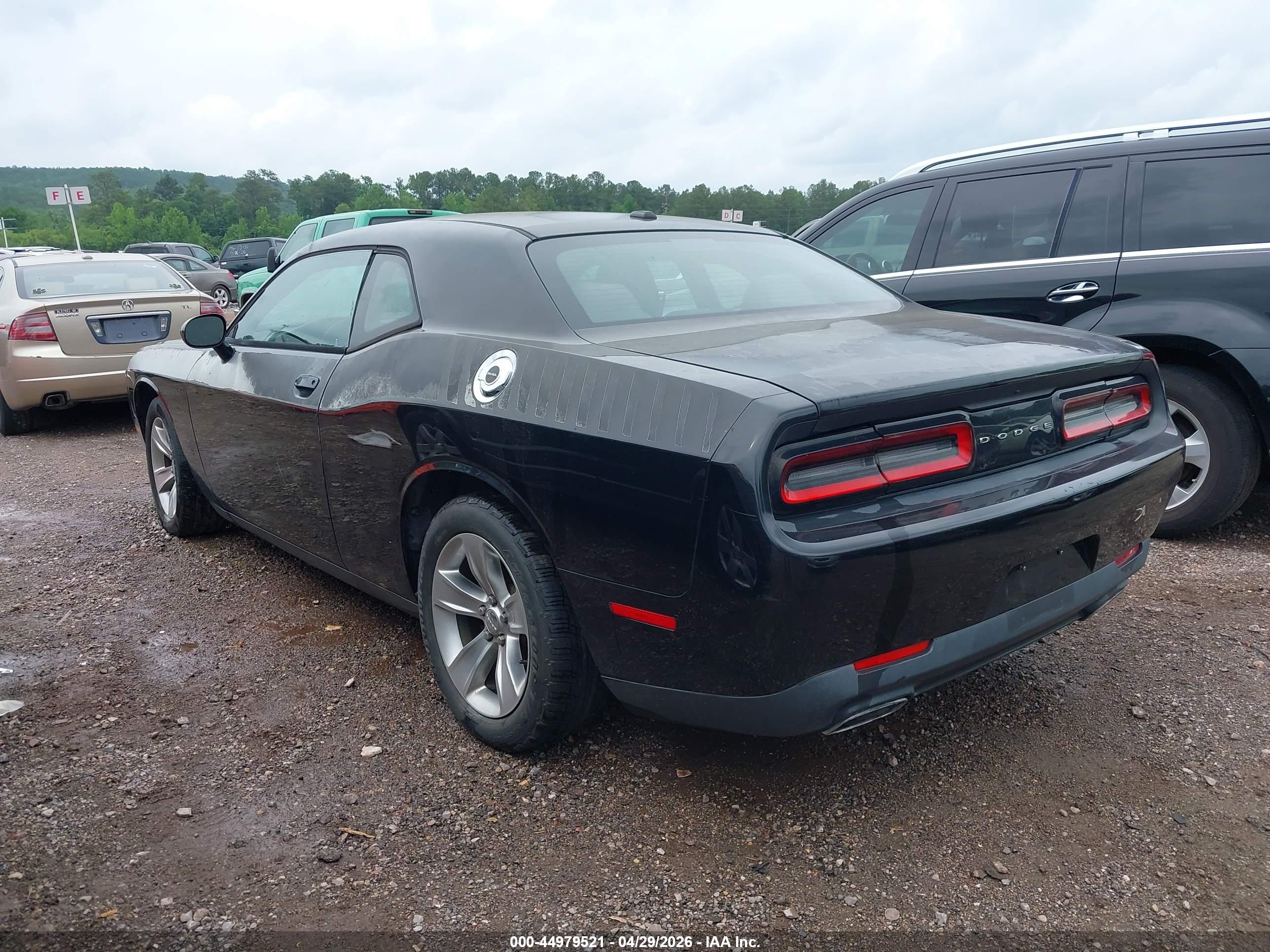 DODGE CHALLENGER image 3