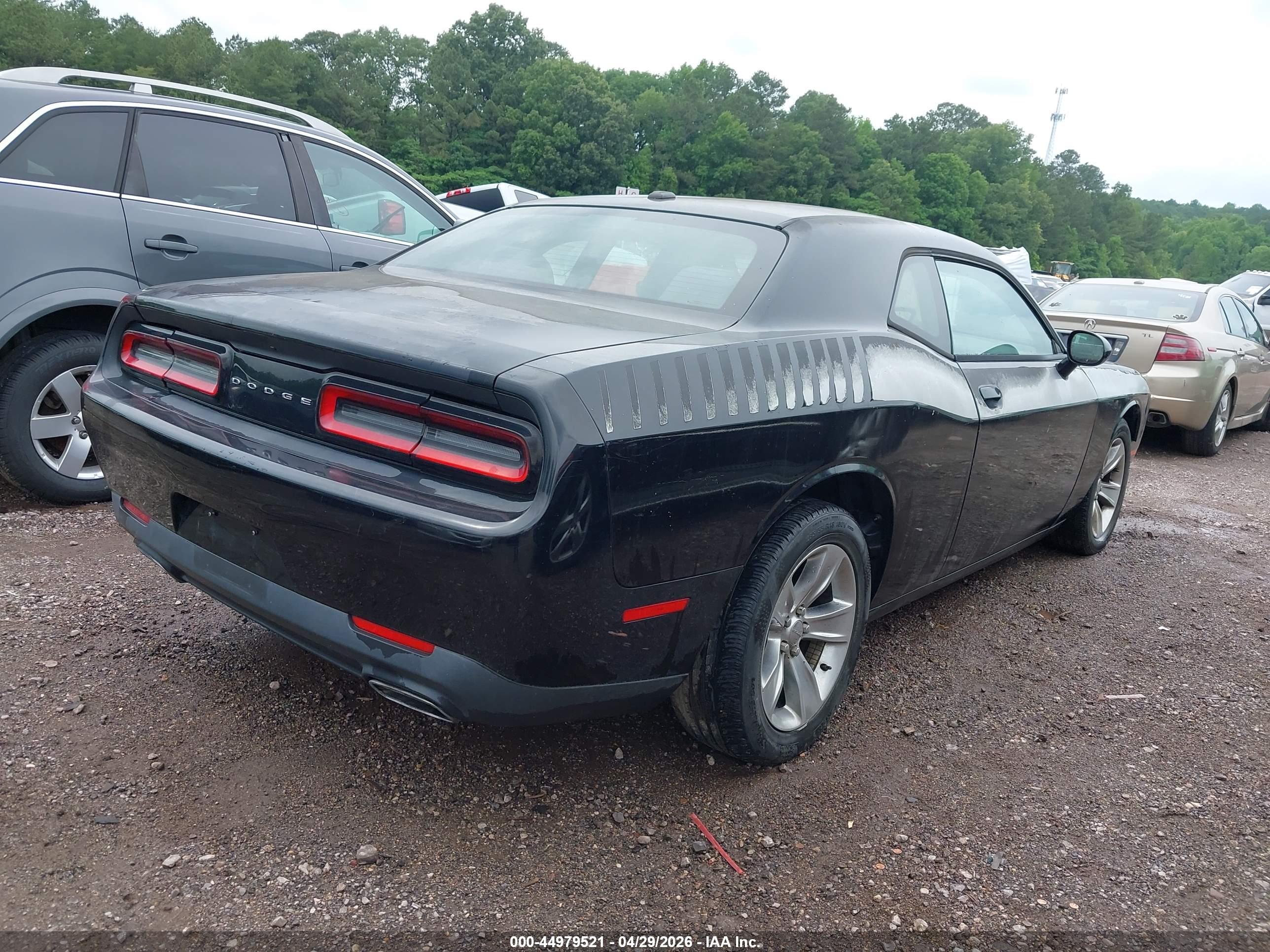 DODGE CHALLENGER image 4