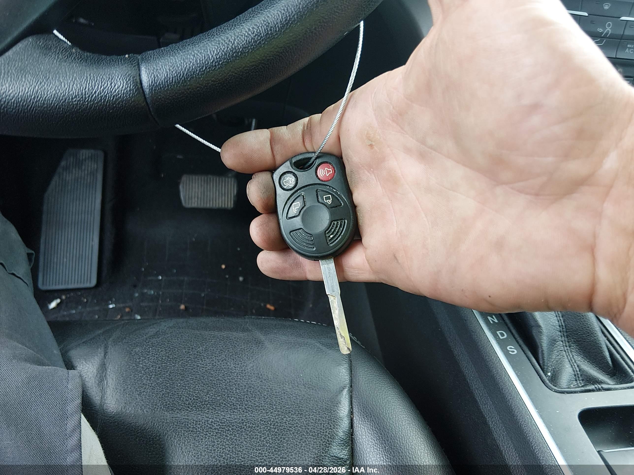 FORD ESCAPE image 11