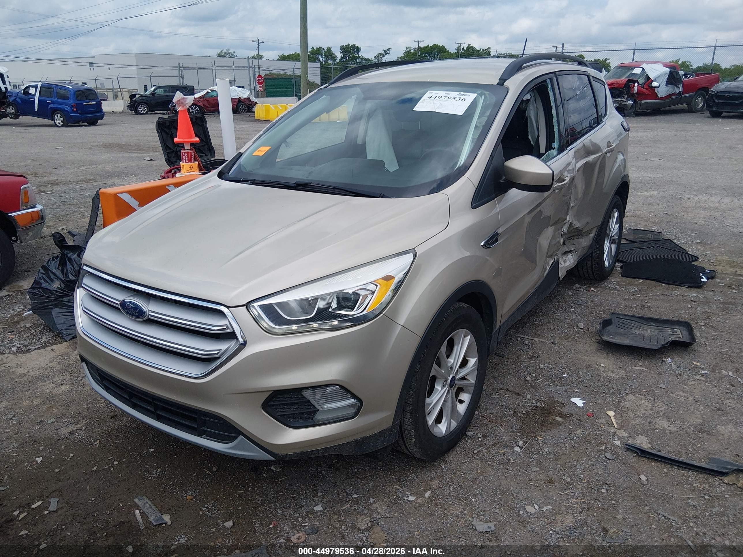 FORD ESCAPE image 2