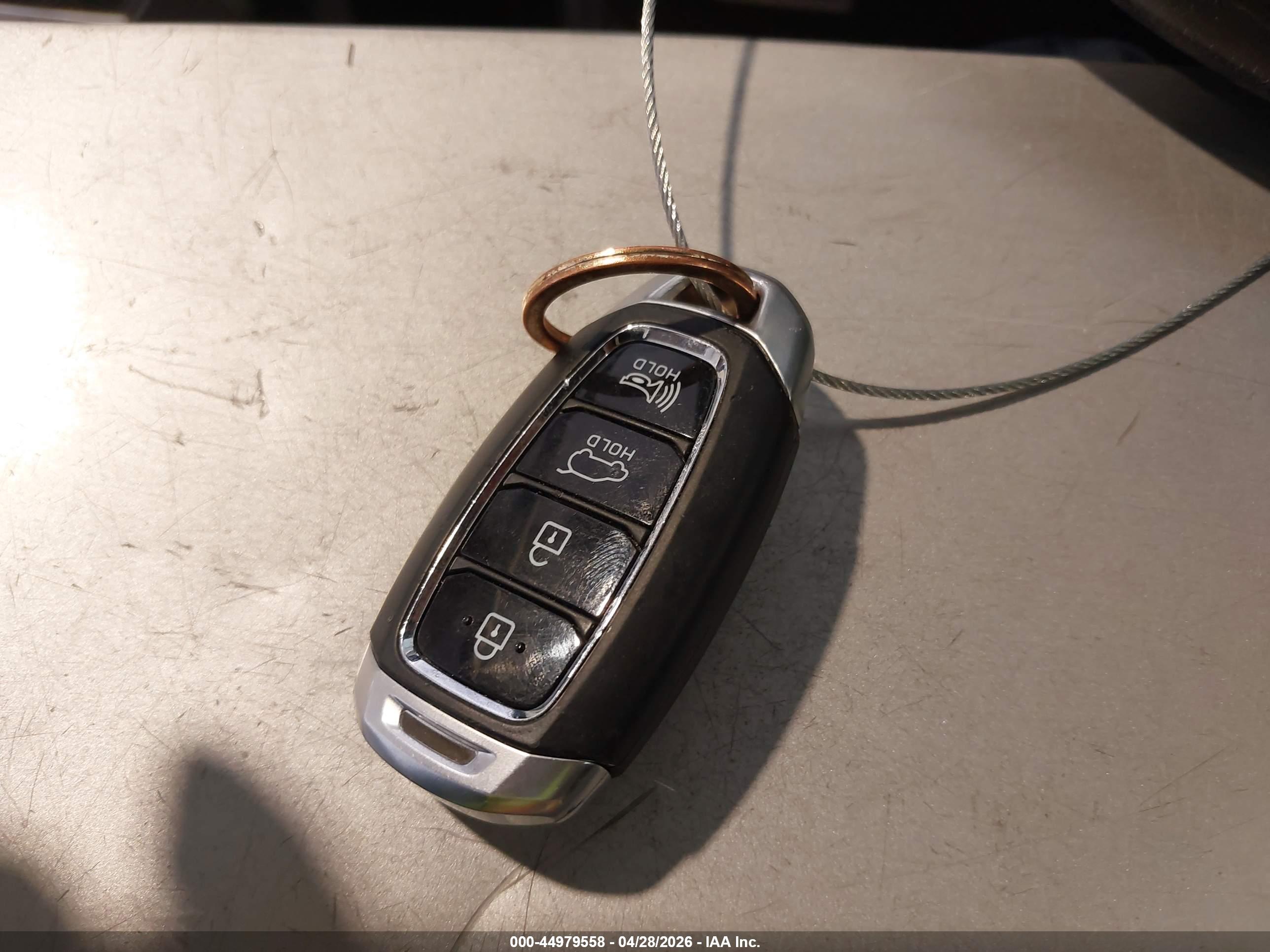 HYUNDAI SANTA image 11