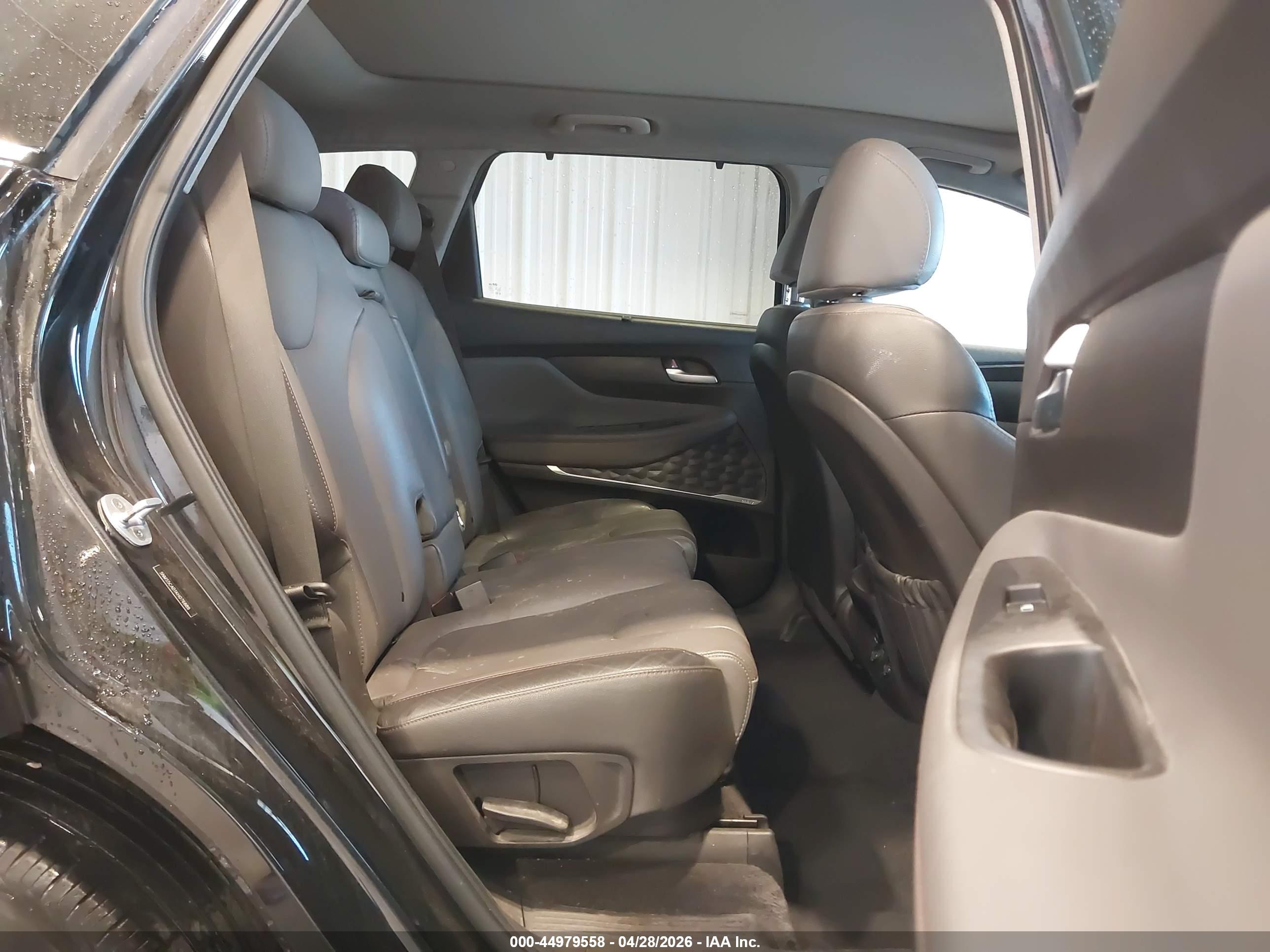 HYUNDAI SANTA image 8