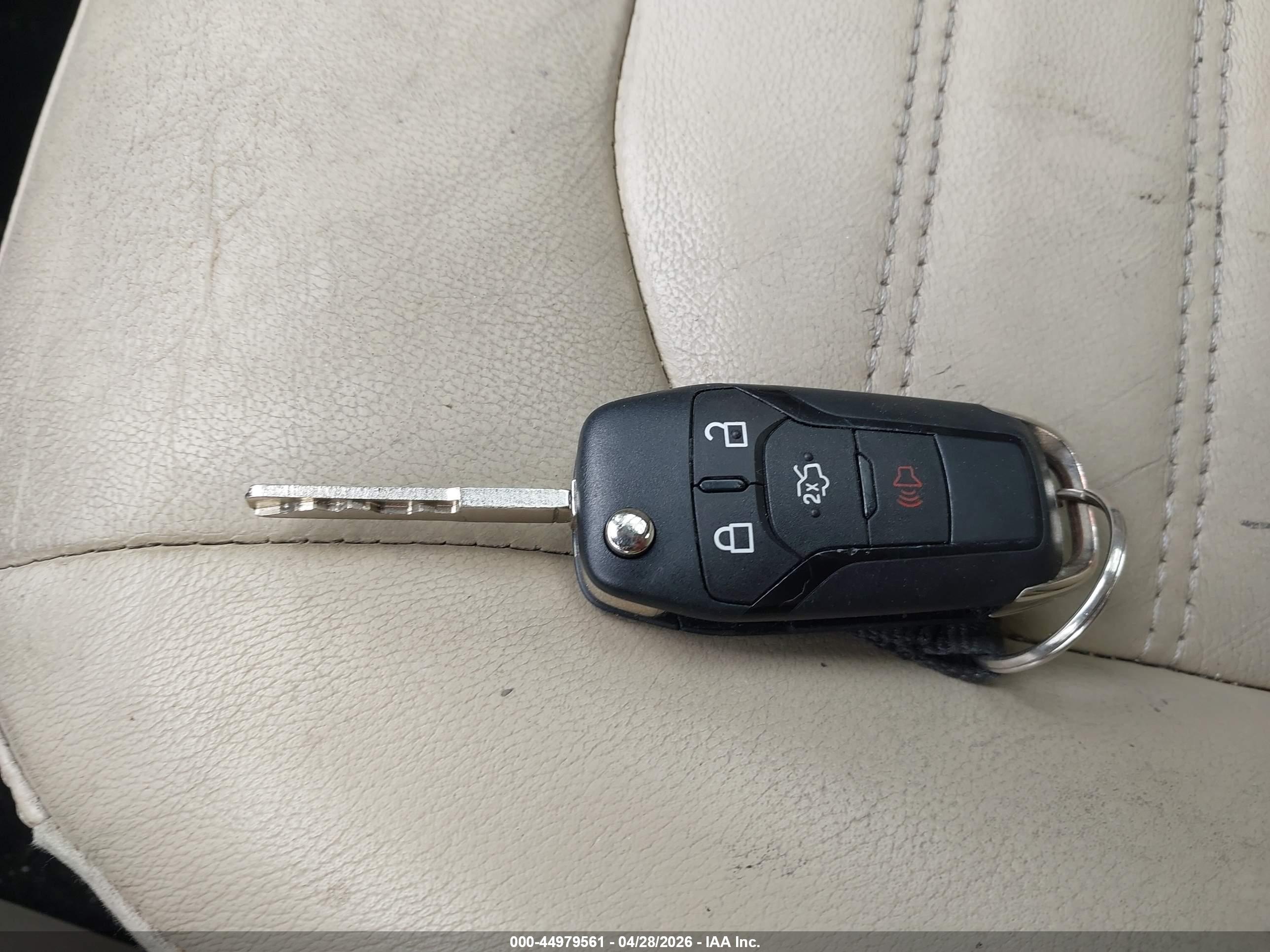 FORD FUSION image 11
