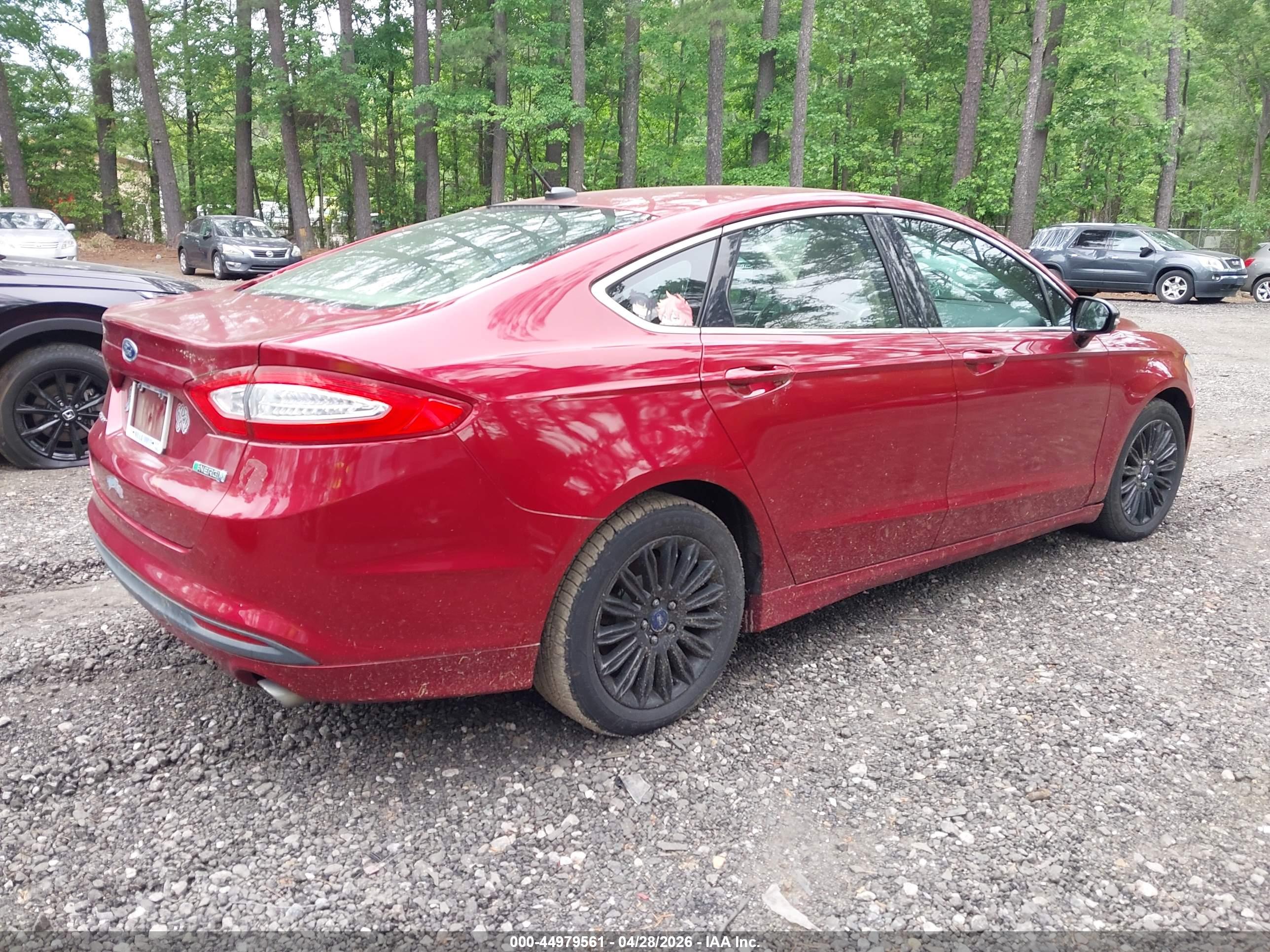 FORD FUSION image 4