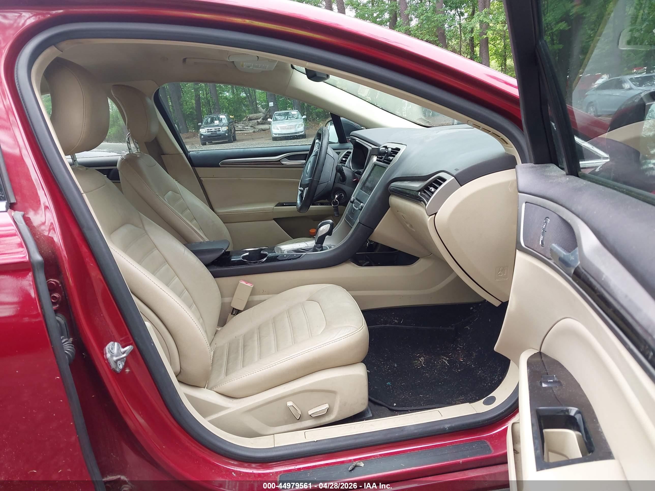 FORD FUSION image 5
