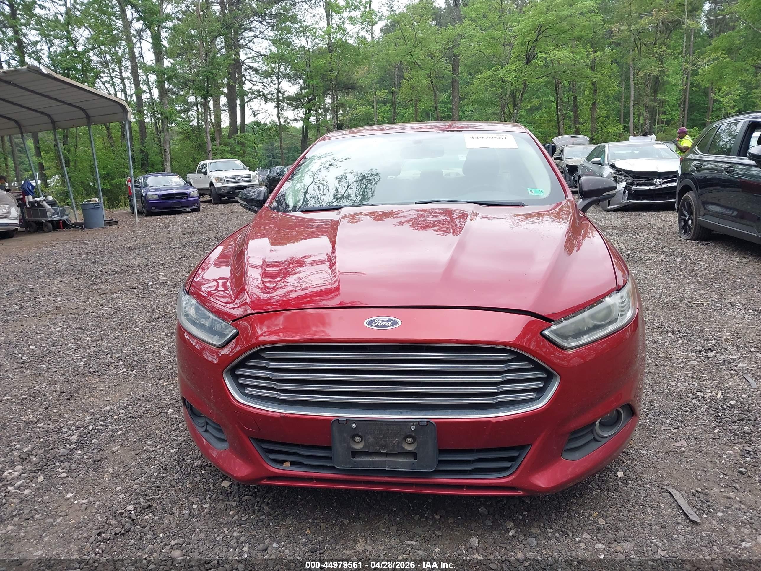 FORD FUSION image 6