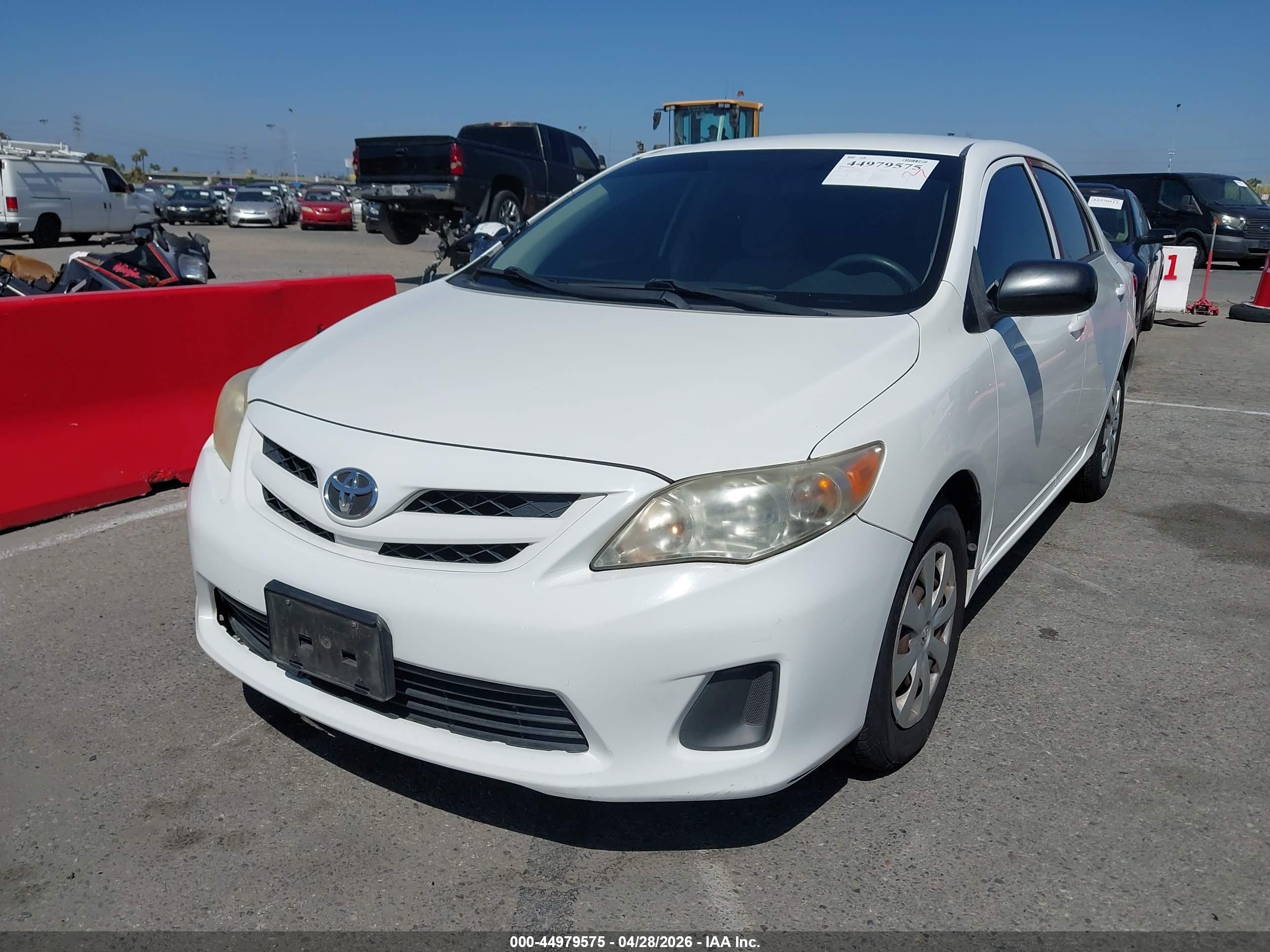 TOYOTA COROLLA image 2
