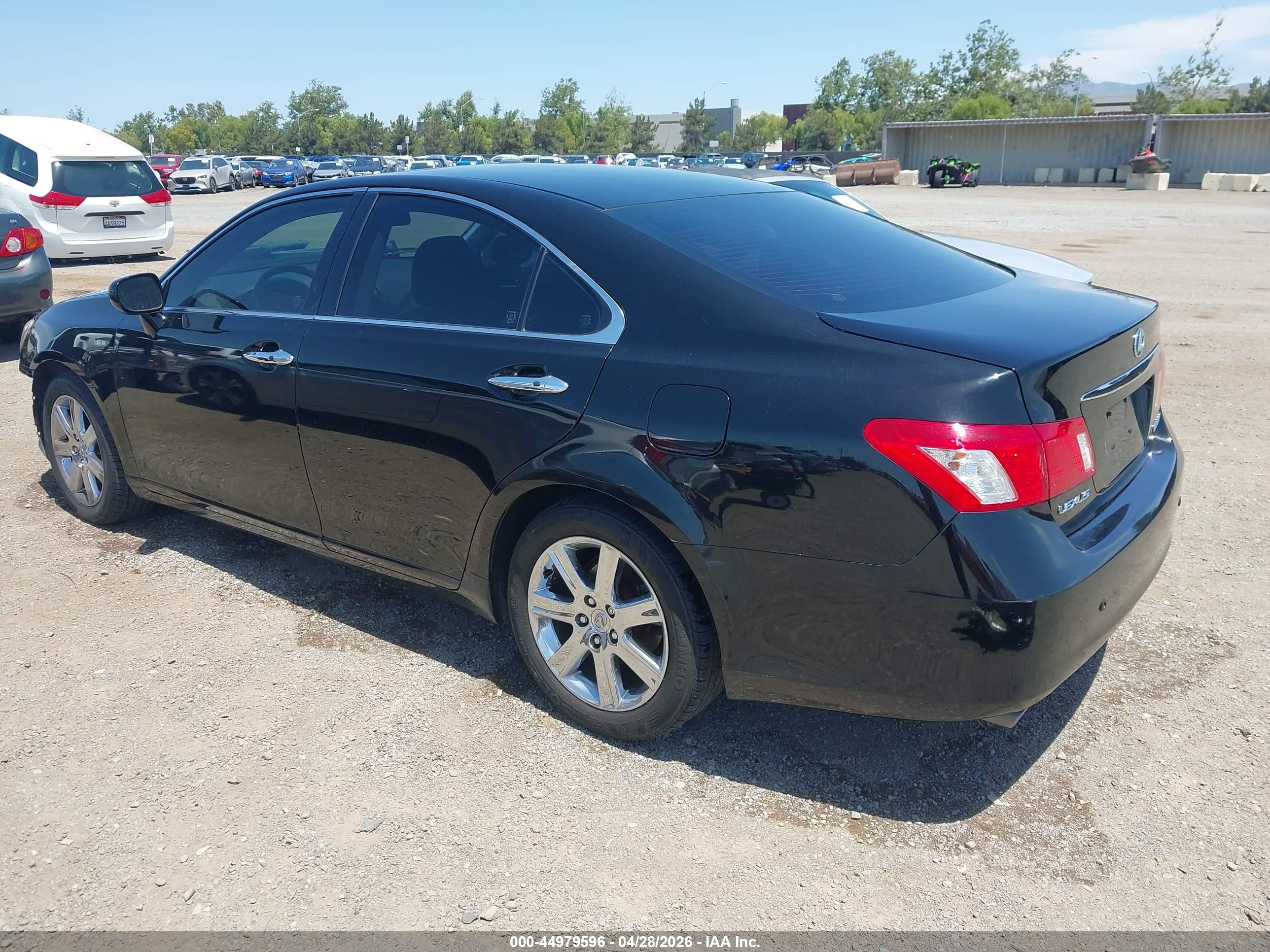 LEXUS ES image 3