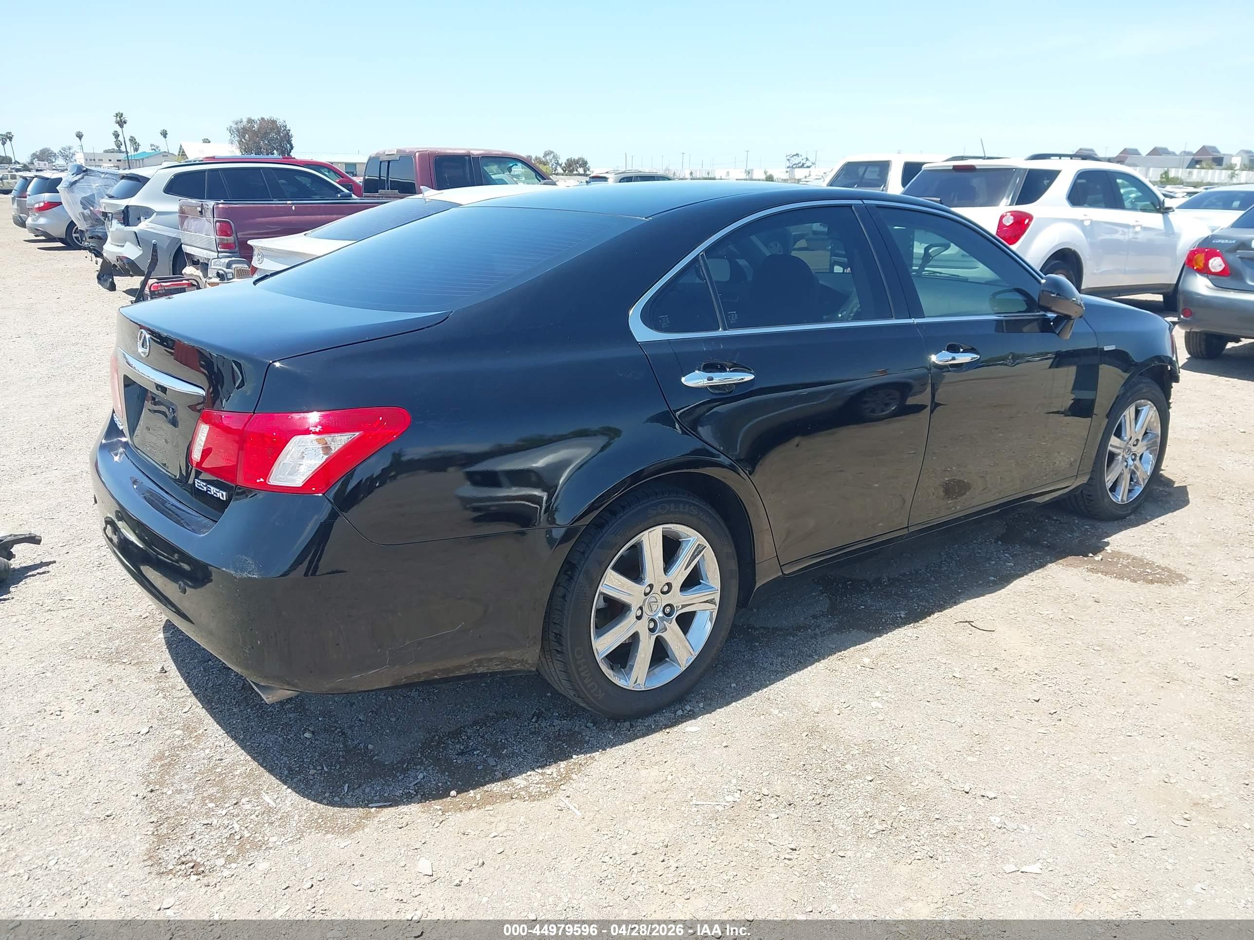 LEXUS ES image 4