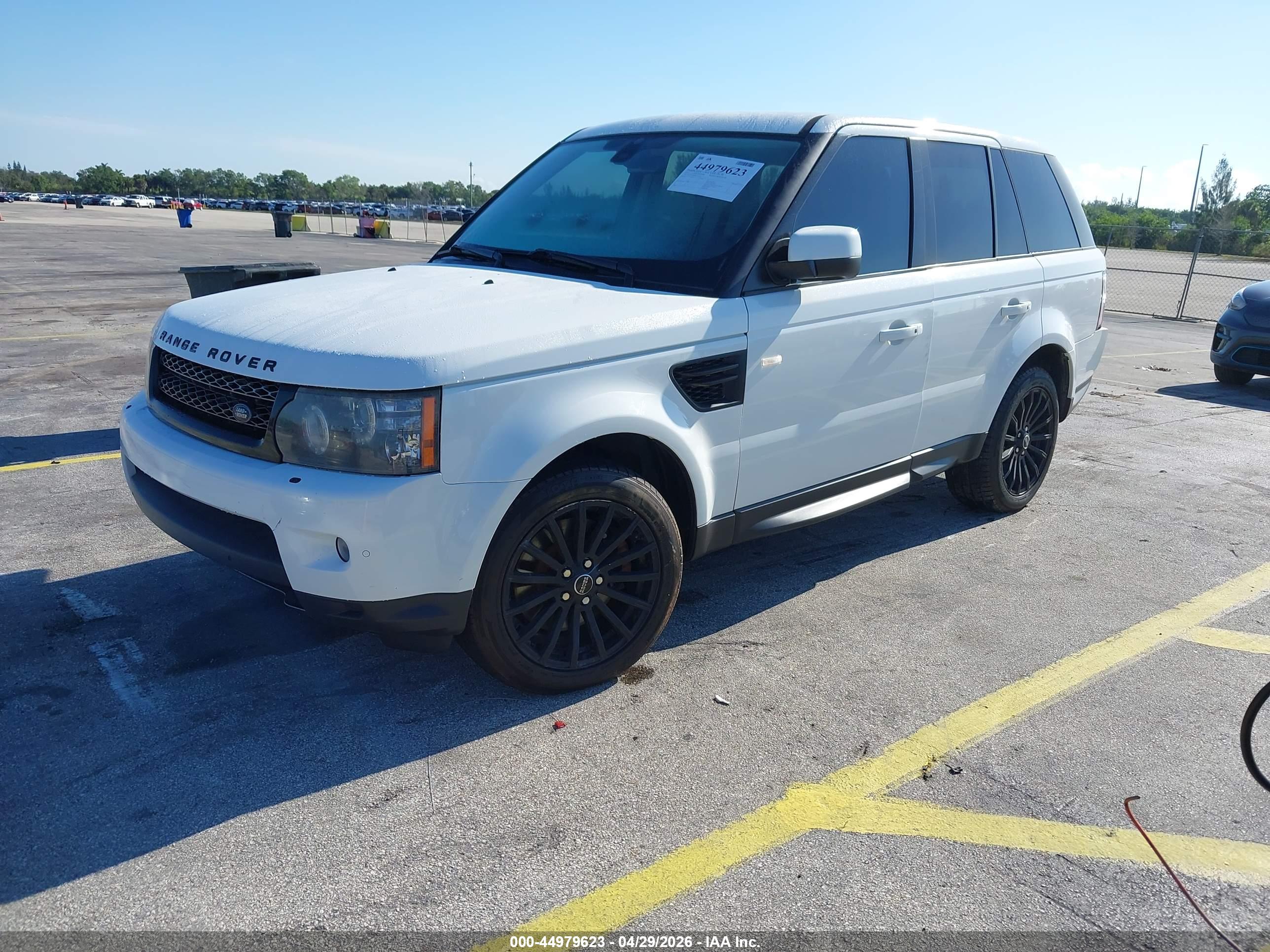 LAND ROVER image 2