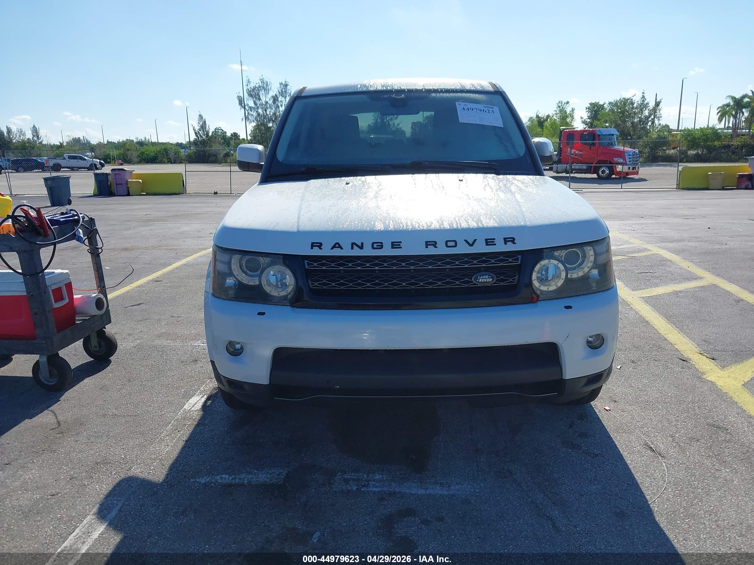 LAND ROVER image 6
